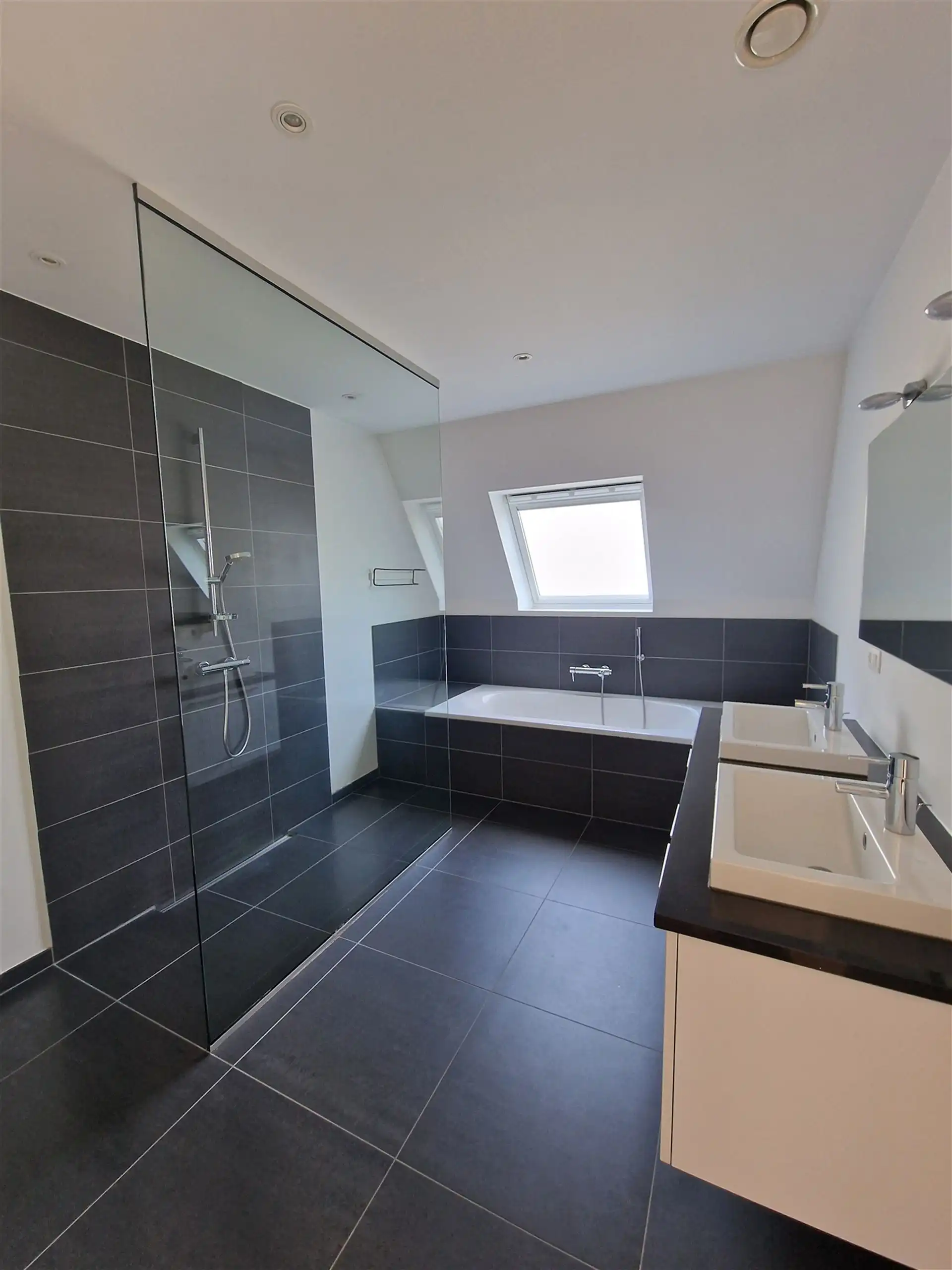 2-Slaapkamer Appartement met ruim terrassen foto 11