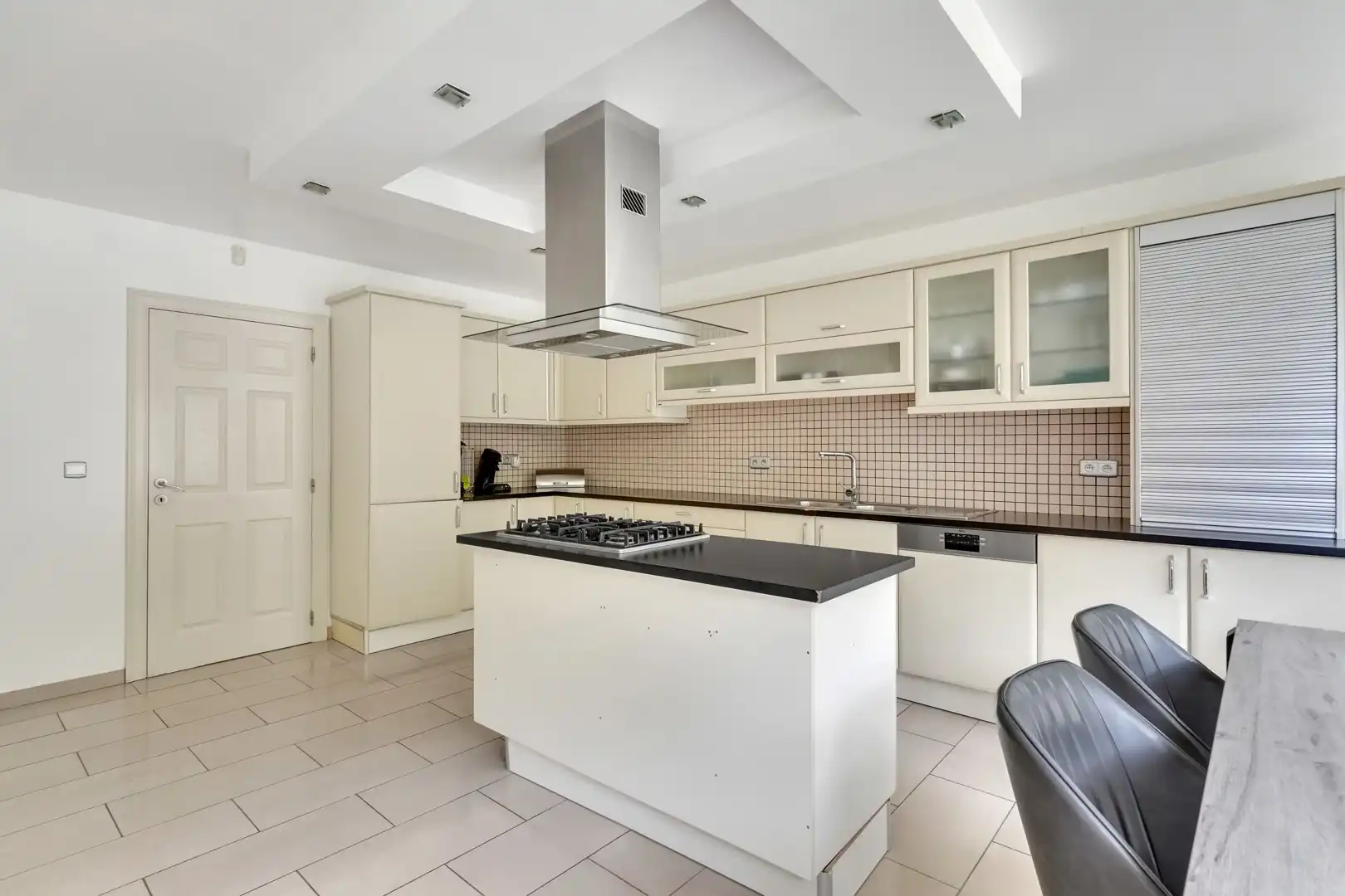 RUIME WONING MET 4+ SLPKS TE KOOP - Maasmechelen foto 8