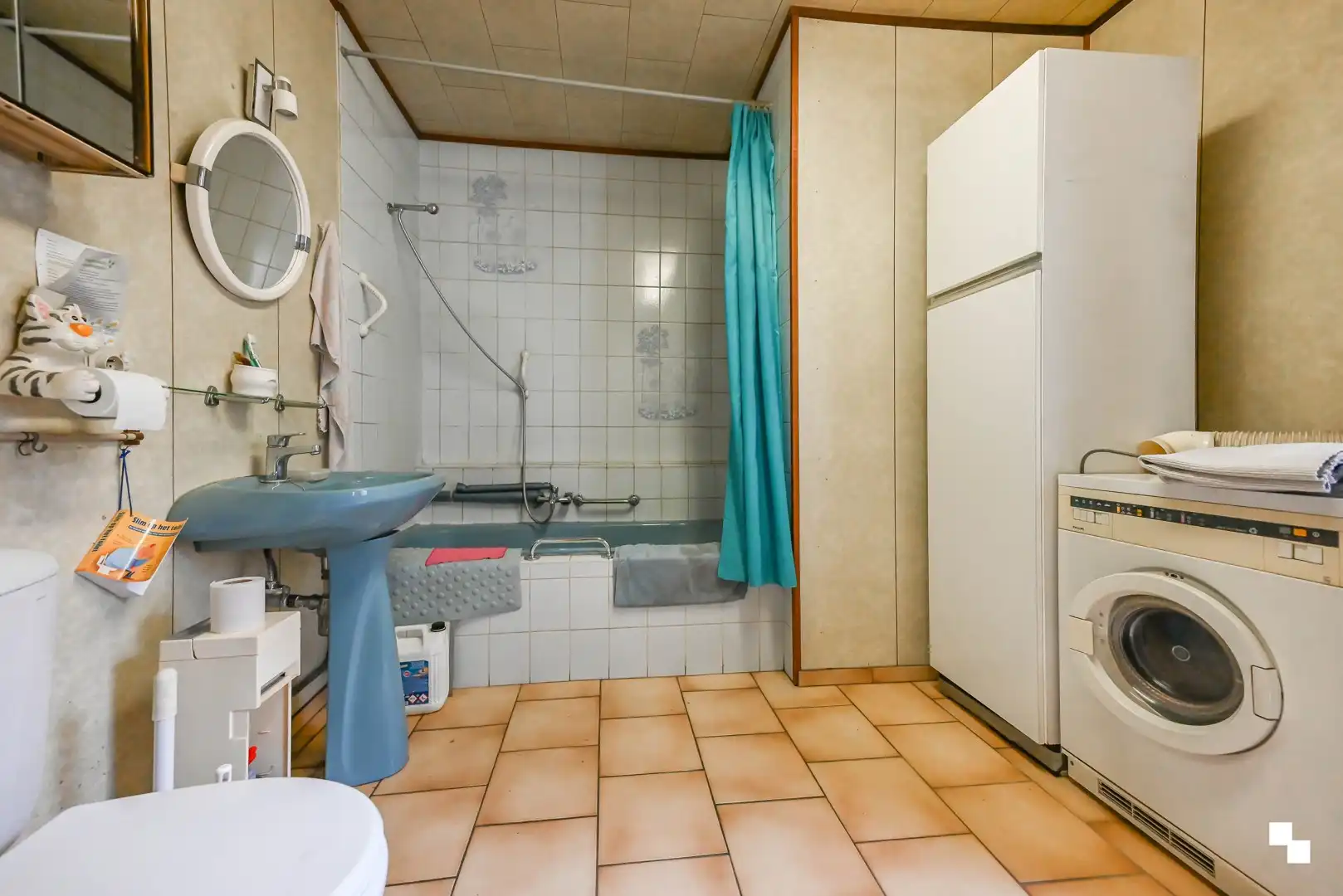 Zéér ruime ééngezinswoning met drie slaapkamers en bijgebouwen te Izegem foto 9