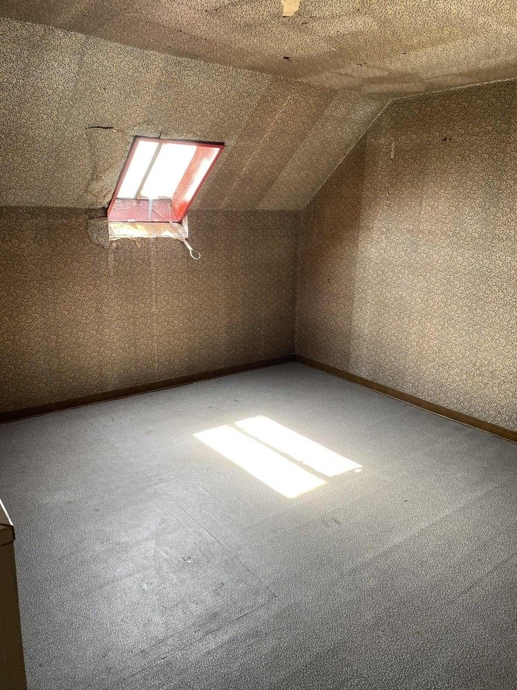 Te renoveren rijwoning met tuin en garage – centraal gelegen met veel potentieel! foto 11