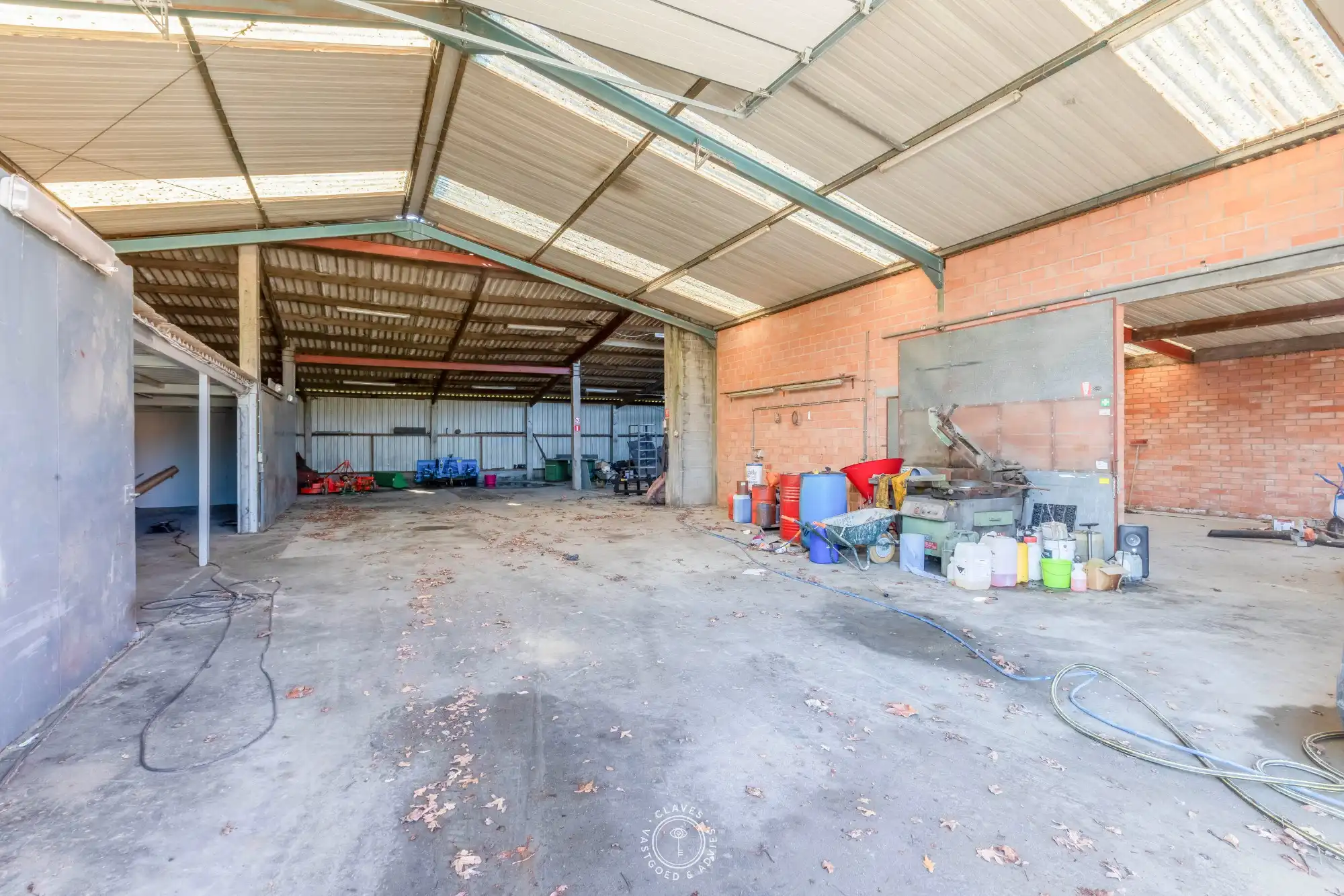 Open bebouwing met loods op uitzonderlijk perceel van +10.000 m² met adembenemend uitzicht foto 10