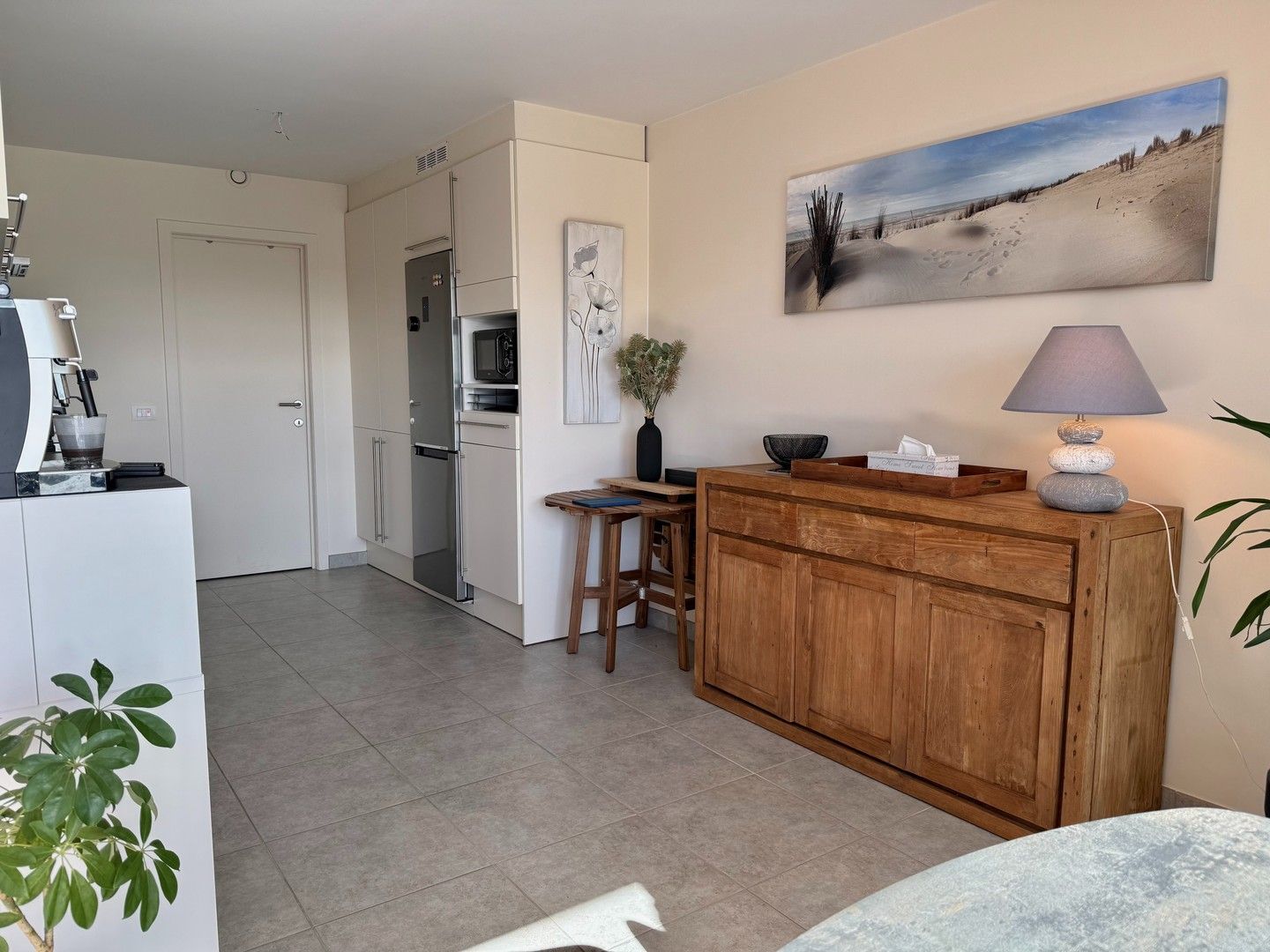 Ruim 3-slaapkamer appartement te Nieuwpoort-stad. foto 4