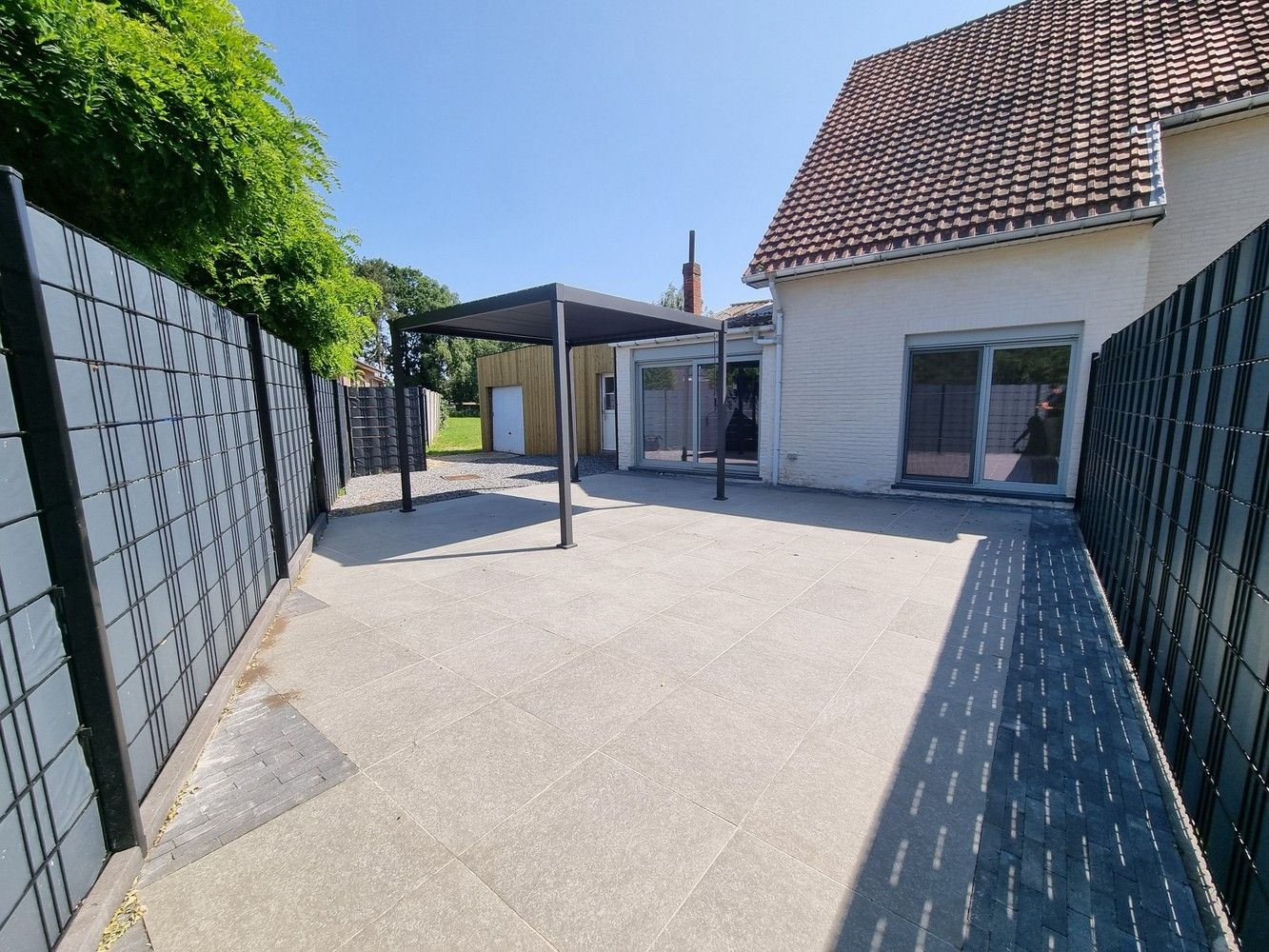 Mooie, gerenoveerde woning met prachtig terras en ruime tuin foto 29