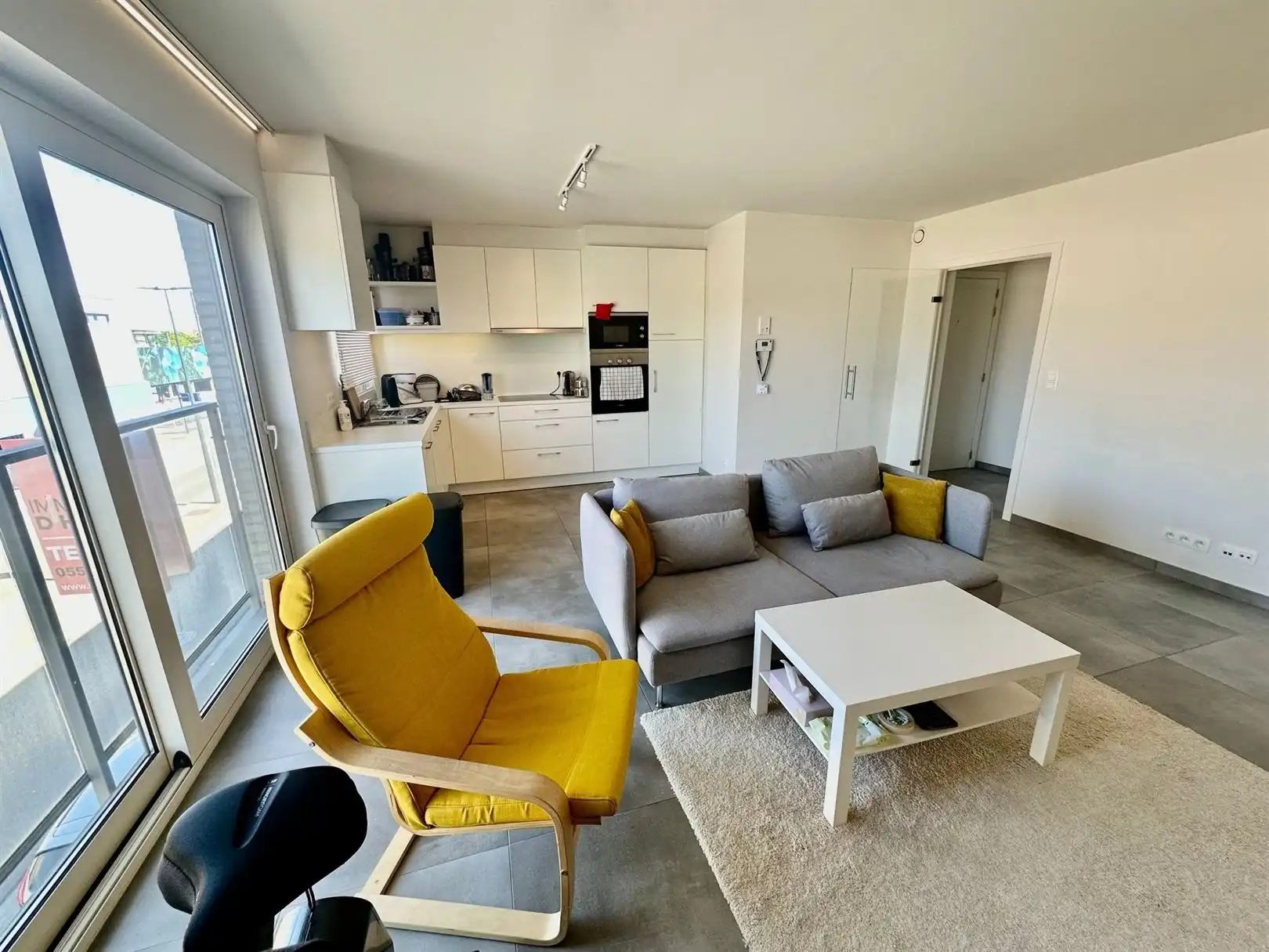 Modern, recent appartement aan het station van Waregem. foto 8