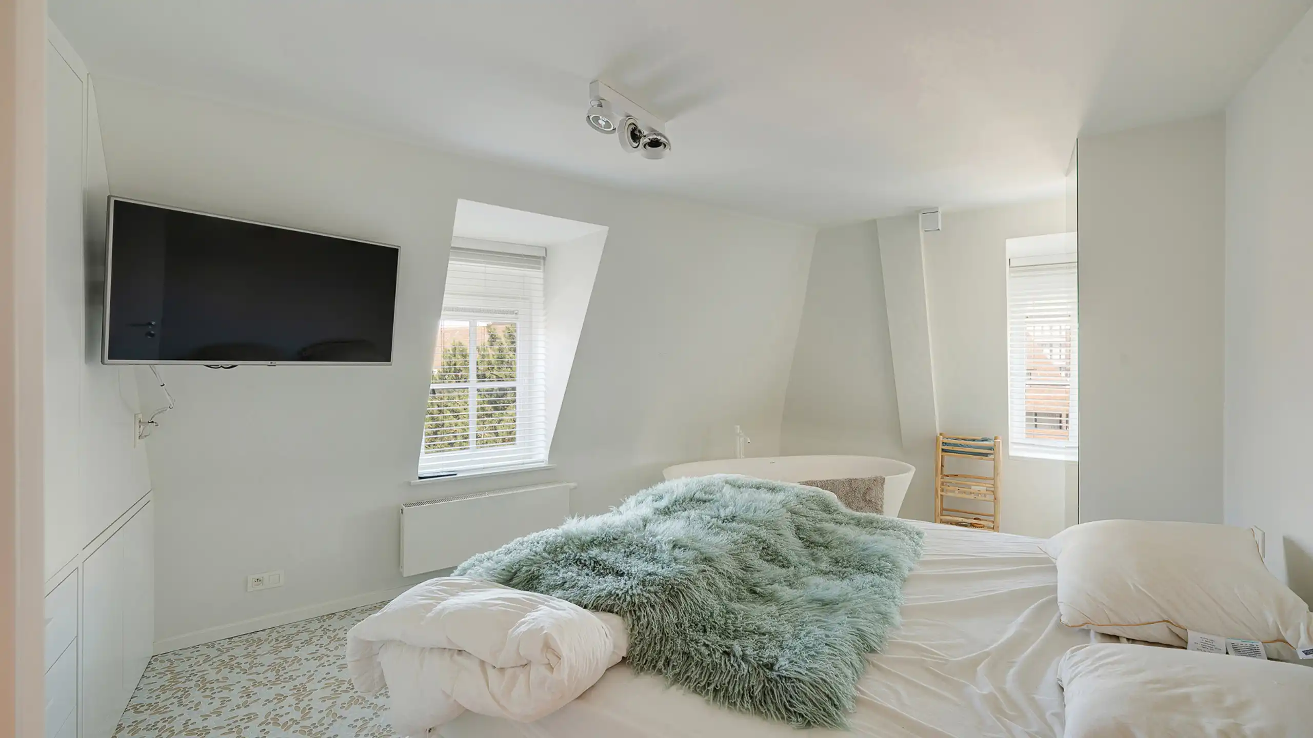 Luxueus duplexappartement met het woongevoel van een villa foto 23