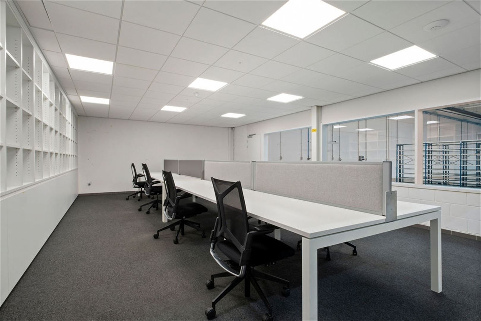 Magazijn met kantoren zichtlocatie E17 foto 17