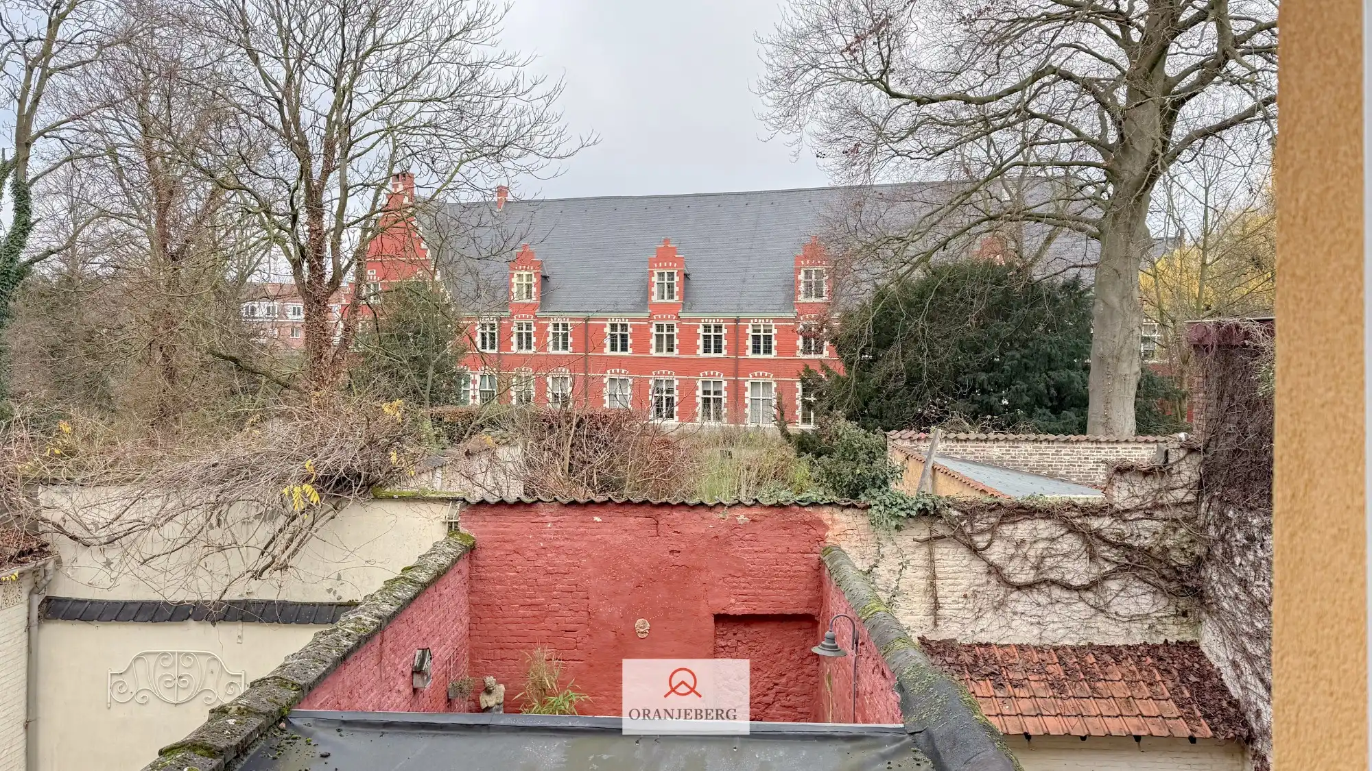 Huis met tuintje vlakbij Coupure foto 27