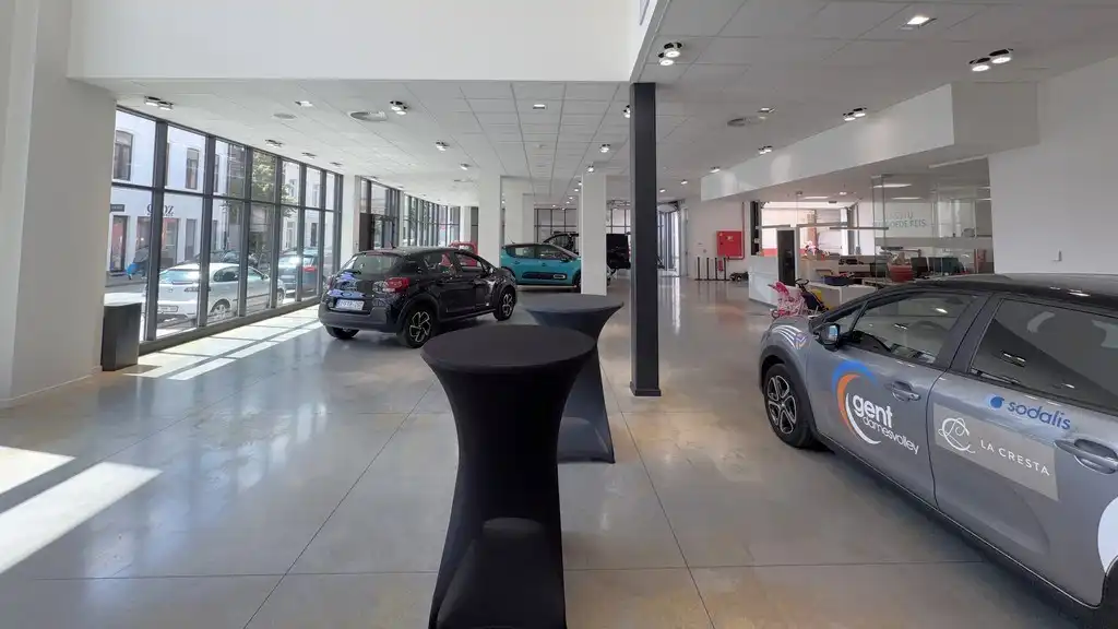 Showroom met magazijn te huur aan het Handelsdok in Gent foto 3