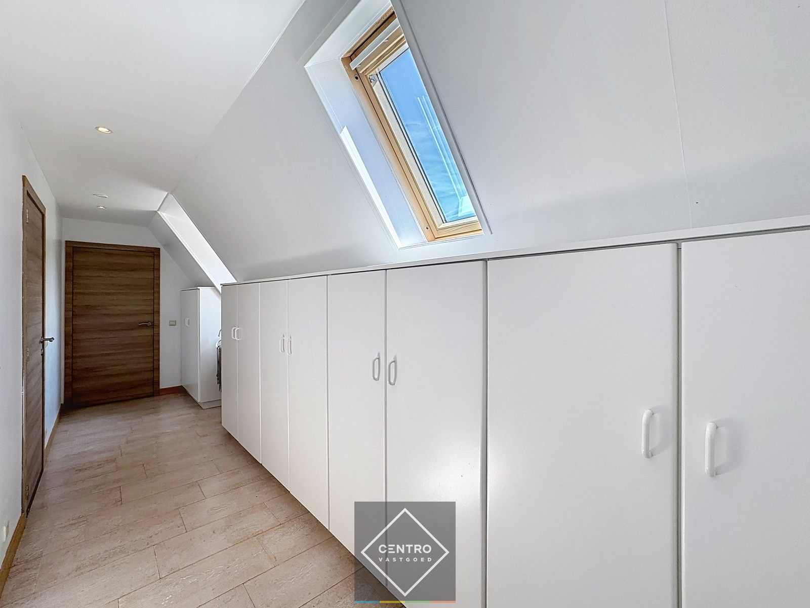 Idyllisch gelegen woning op 10.162m2 grond! foto 18