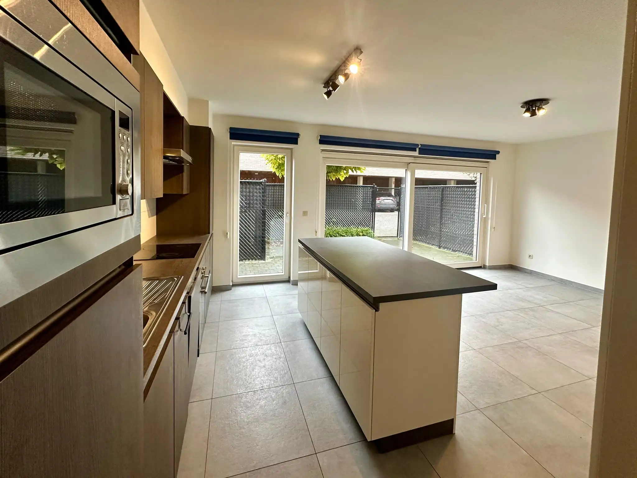 Gelijkvloers appartement met 2 slaapkamers, ruim terras en privé staanplaats foto 6