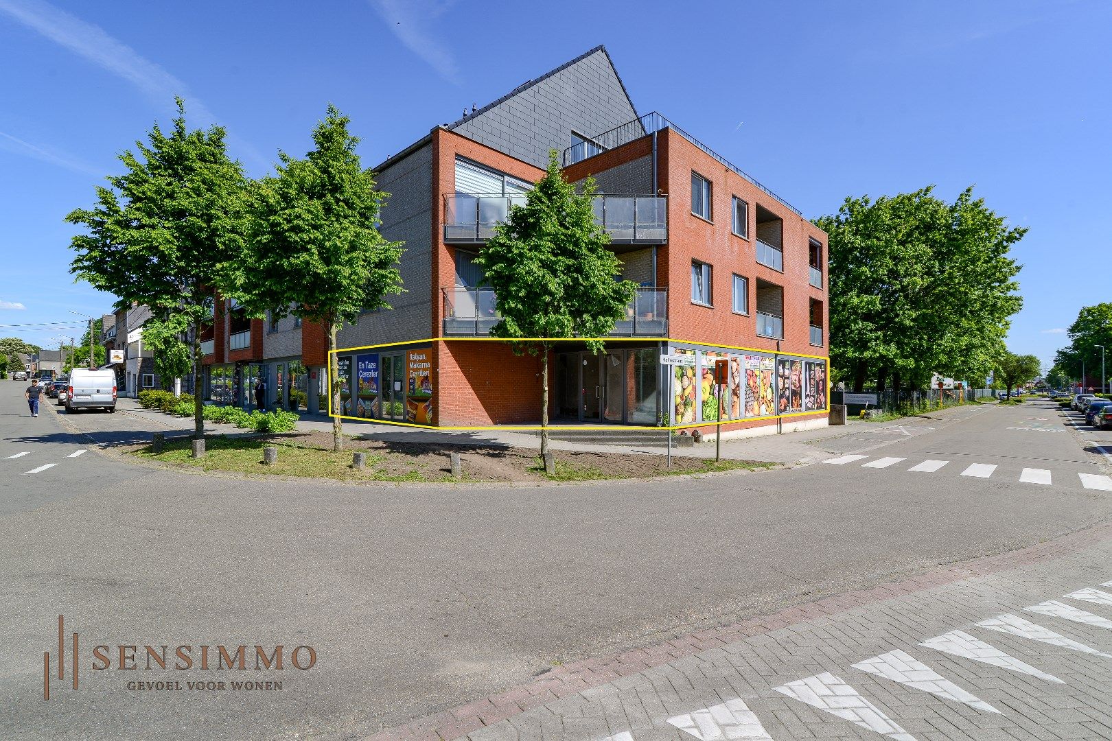 Ruim Handelspand nabij de populaire winkelstraat Hoevenzavel, Genk foto {{pictureIndex}}