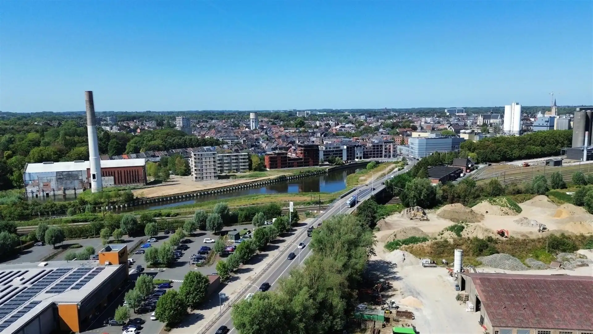 Bouwgrond met vergunning op centrale locatie foto 12