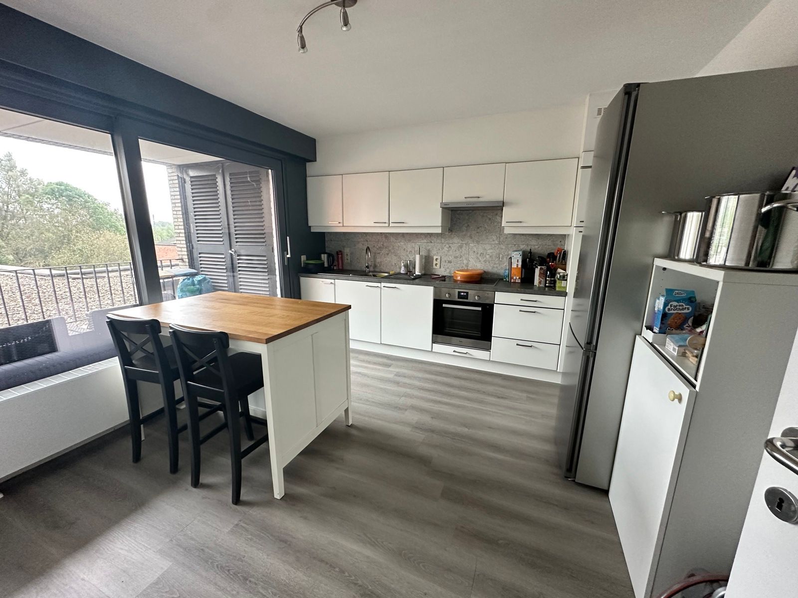 TE HUUR - ruim appartement met 3 slaapkamers  foto 5