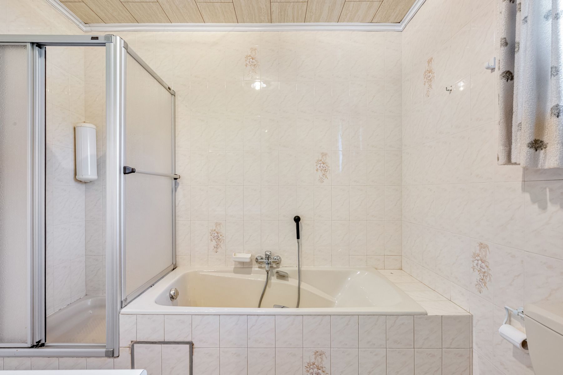Ruime 4-slaapkamer woning met zuidgerichte tuin foto 10