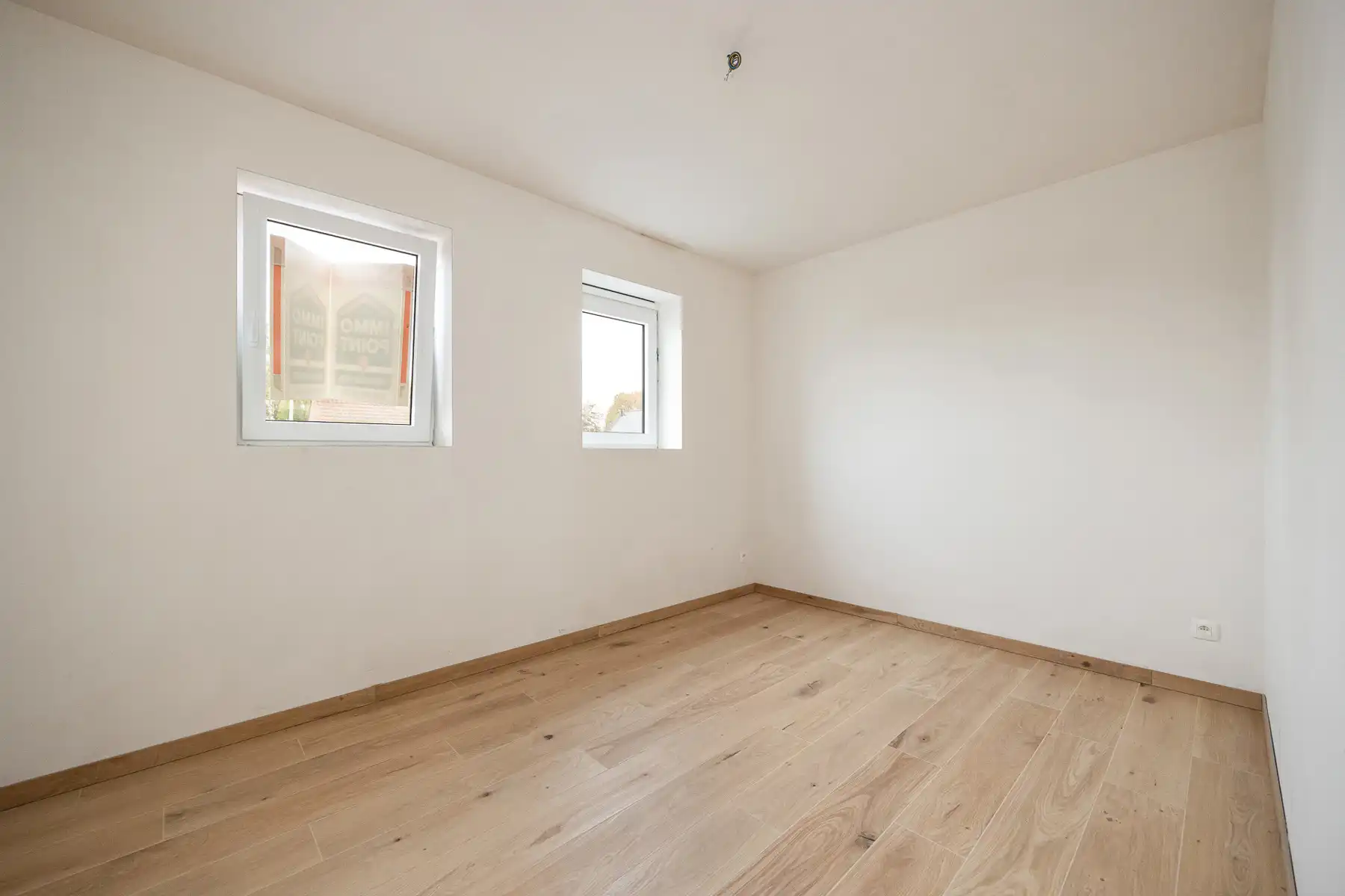 Halfopen woning met 3 slaapkamers en inpandige garage op perceel van ca 505 m² foto 15