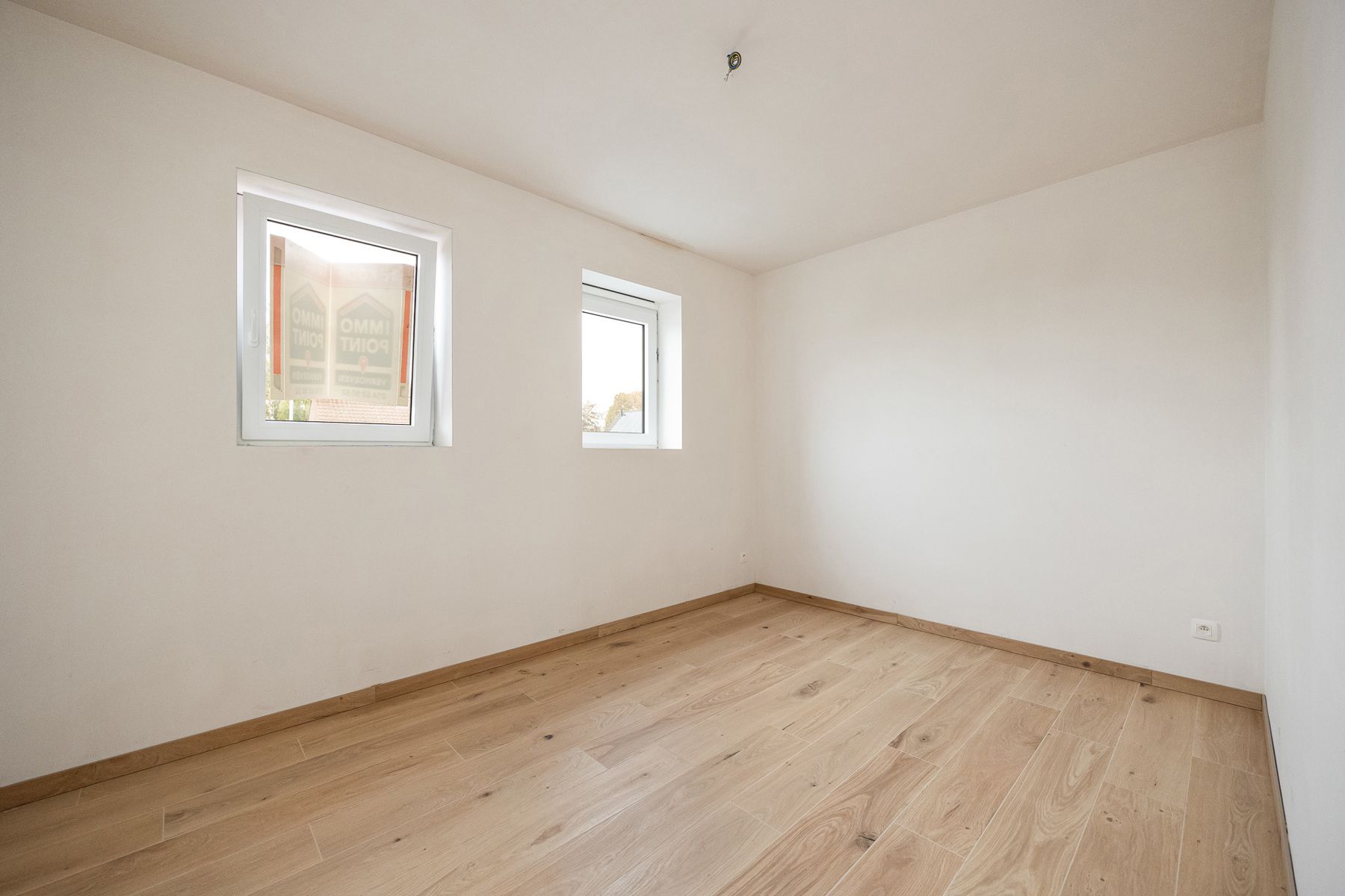 Halfopen woning met 3 slaapkamers en inpandige garage op perceel van ca 505 m² foto 15