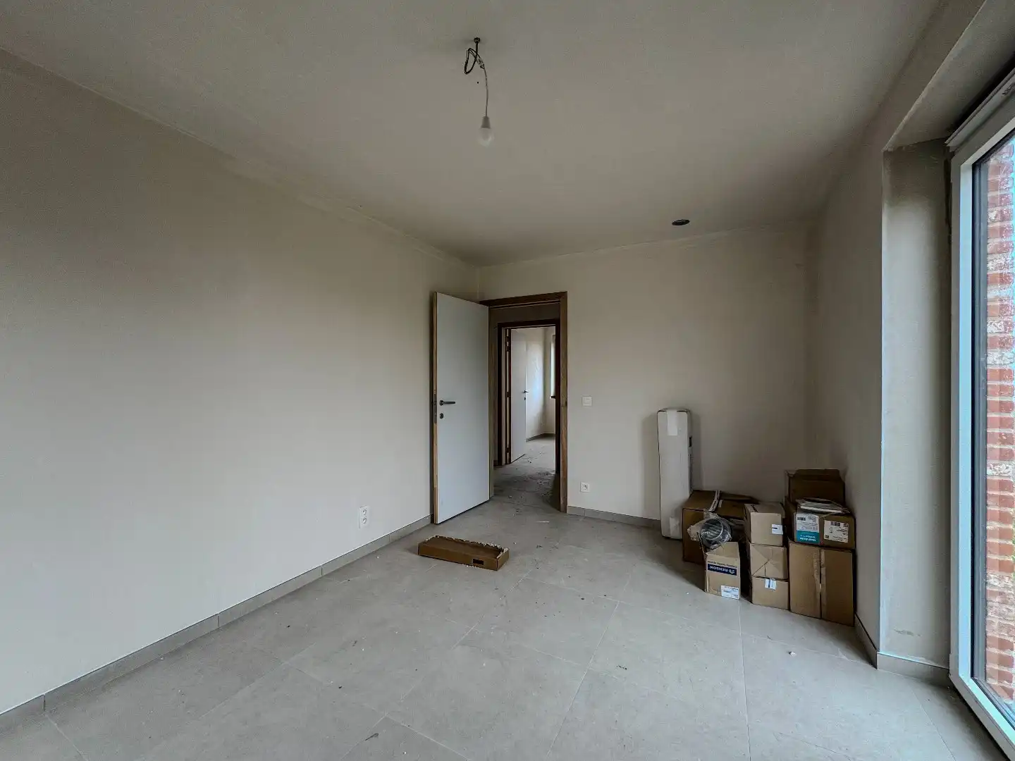 Nieuwbouwwoning met 4 slaapkamers, carport en tuin foto 10