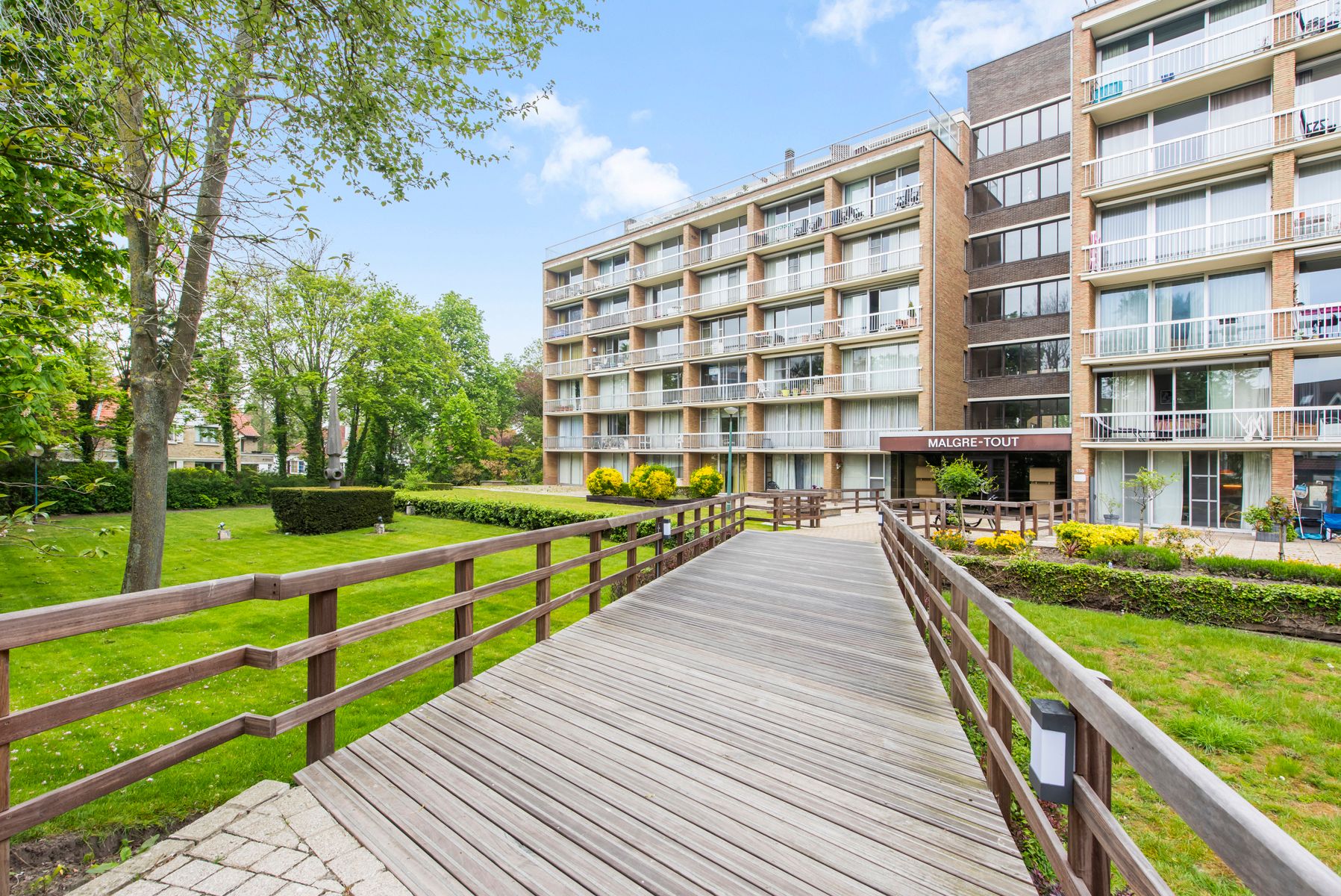 Zonnig appartement met terrasje foto {{pictureIndex}}