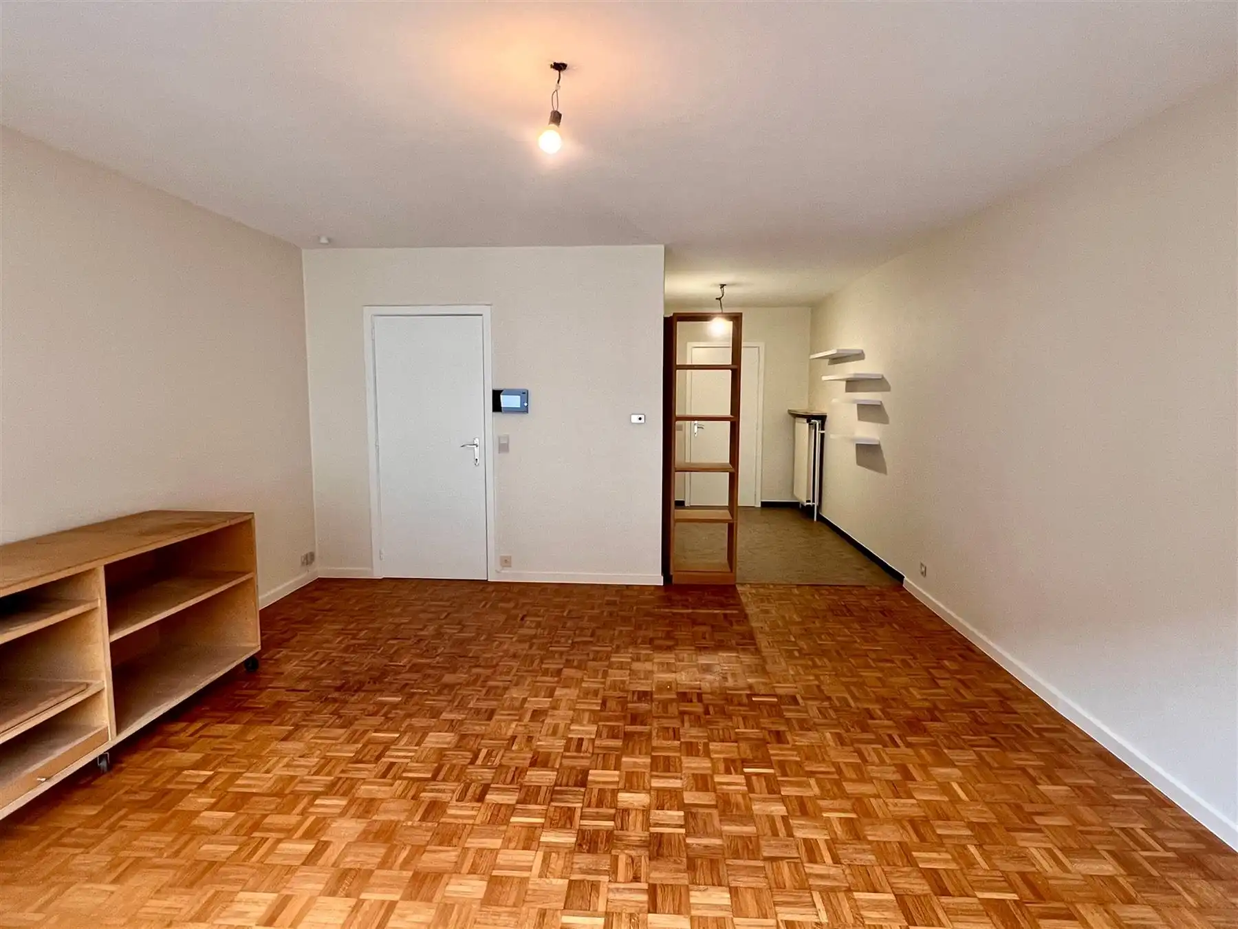 Opgefrist, praktisch en centraal gelegen appartement foto 2