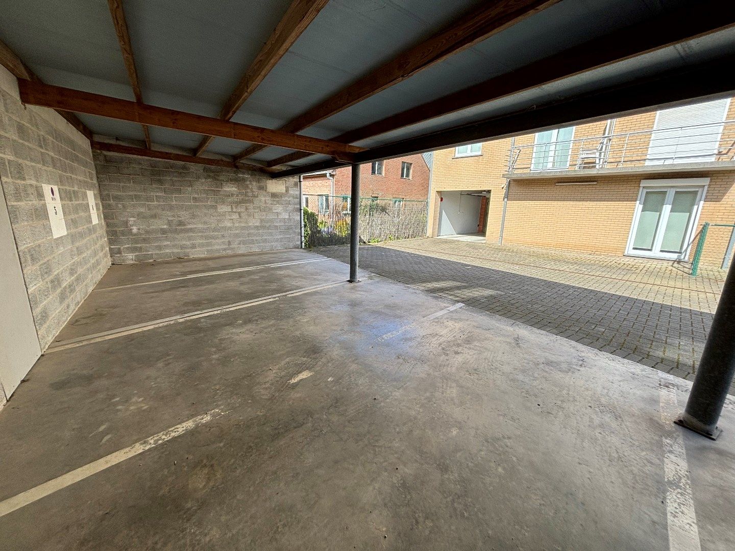 Staanplaats te Bredene nabij het strand! foto 2