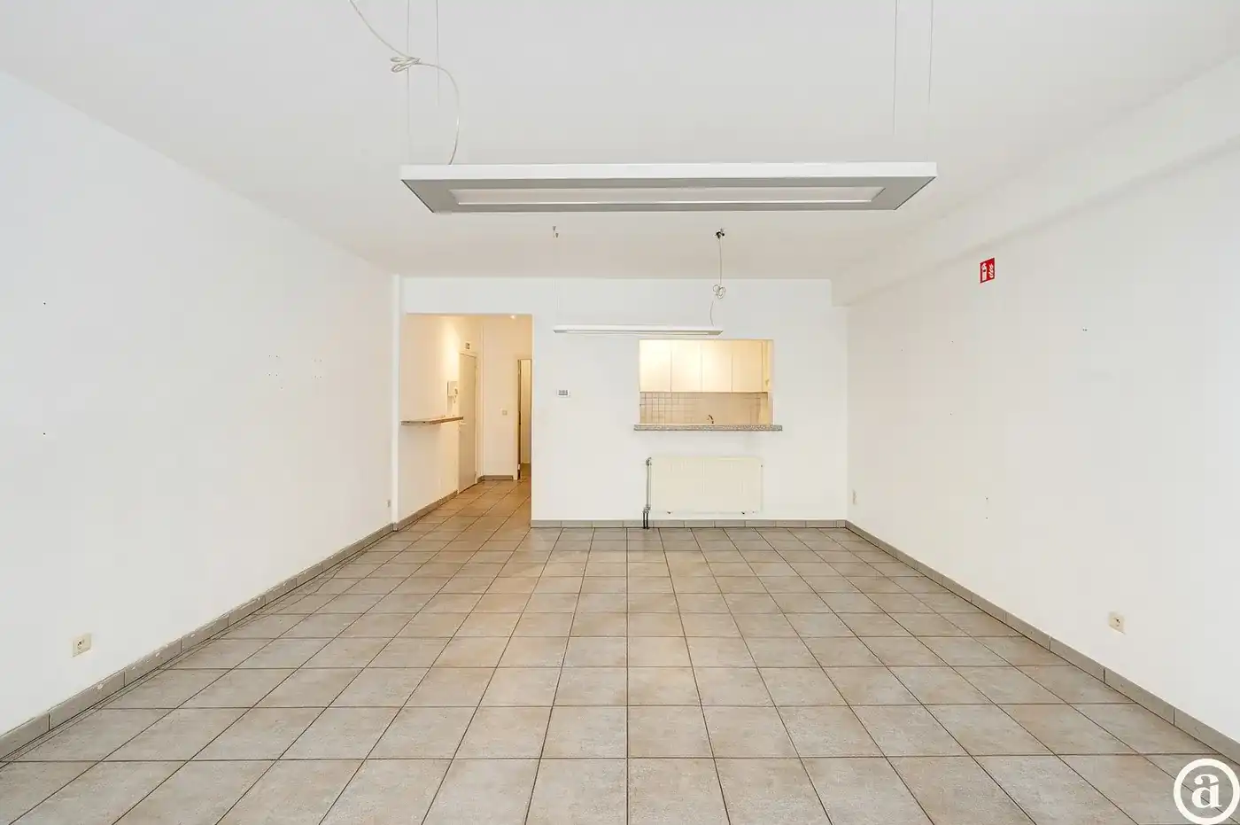 Te renoveren gelijkvloers appartement op topligging nabij het Rubensplein.  foto 7