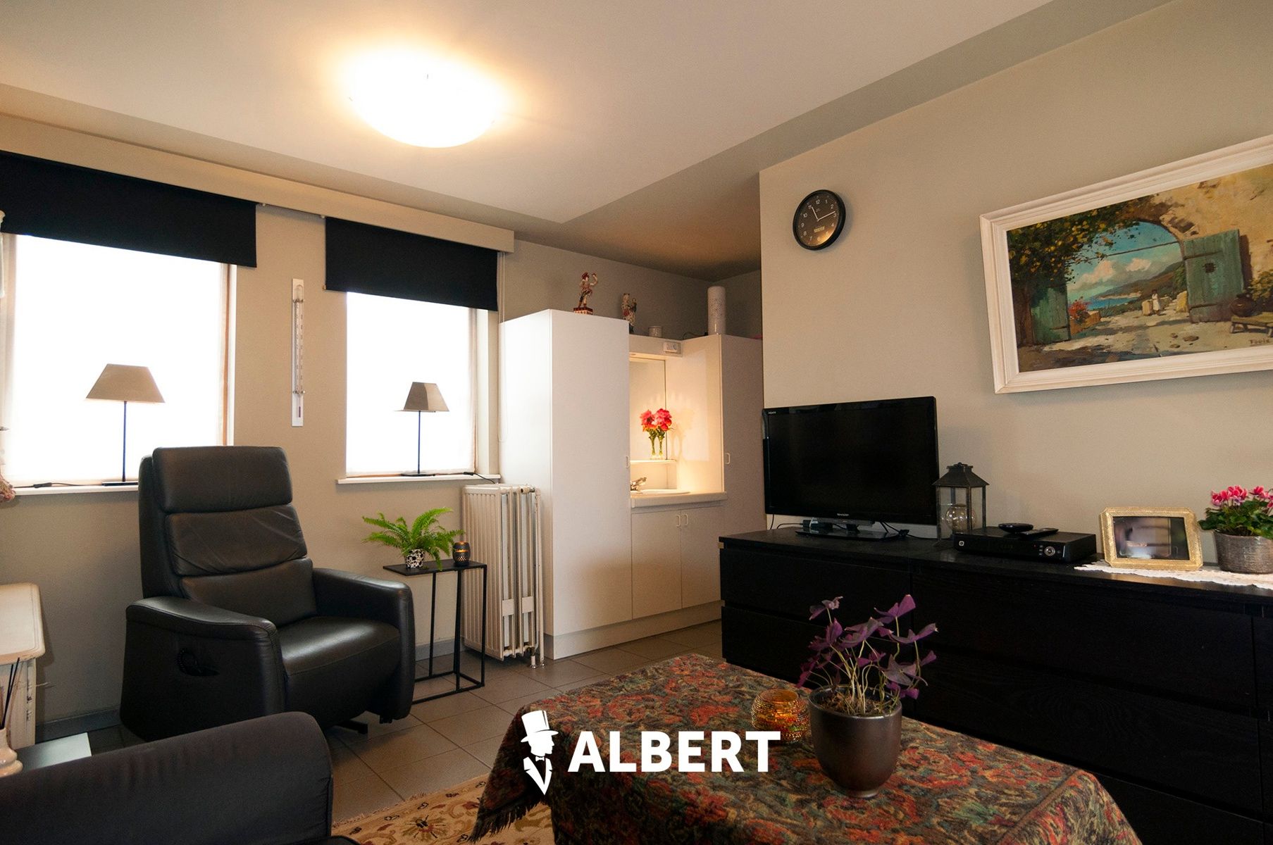 Gunstig gelegen, ruime, tijdloze woning op prachtig perceel! foto 8