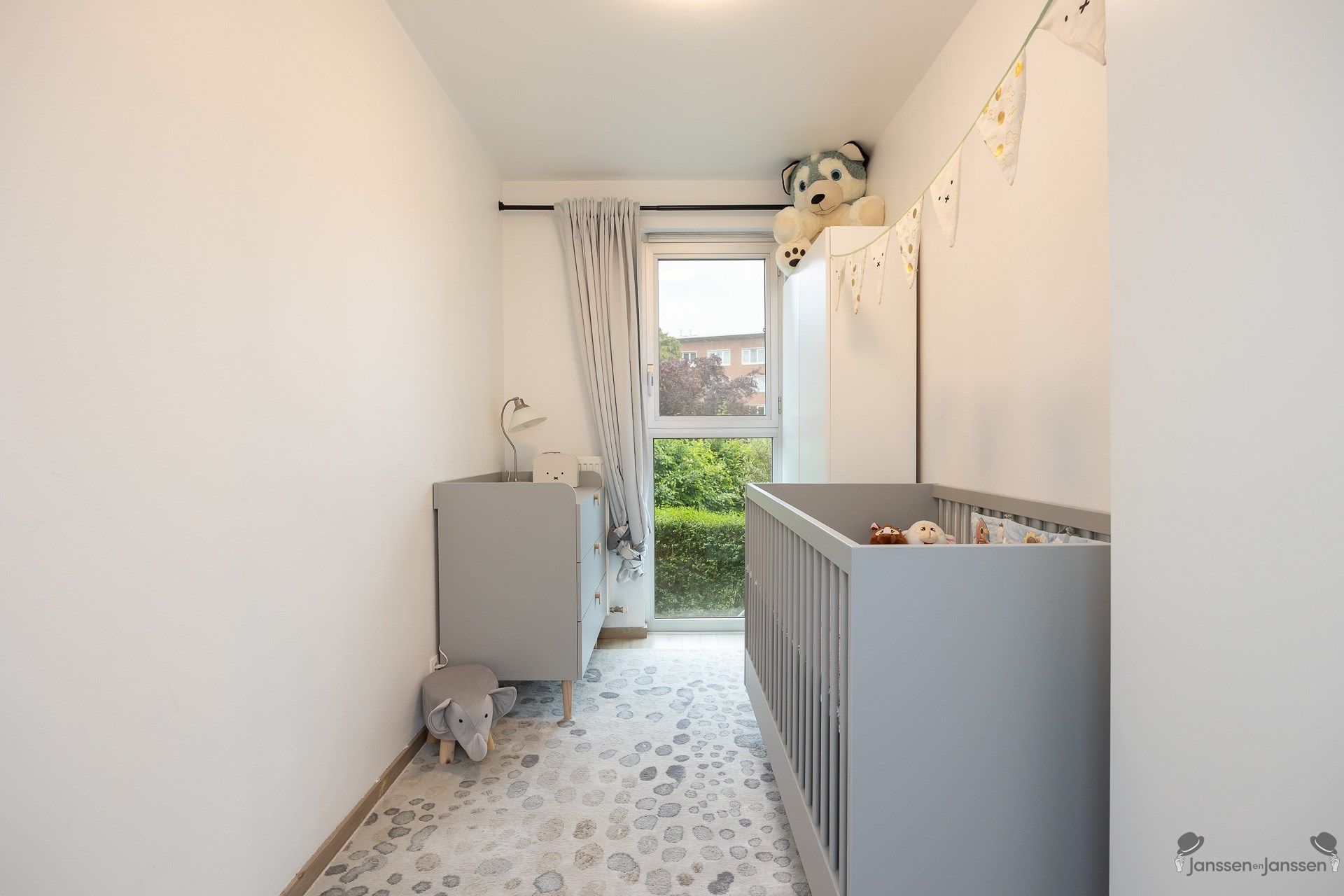 Instapklaar ruim gelijkvloersappartement met tuin. foto 15