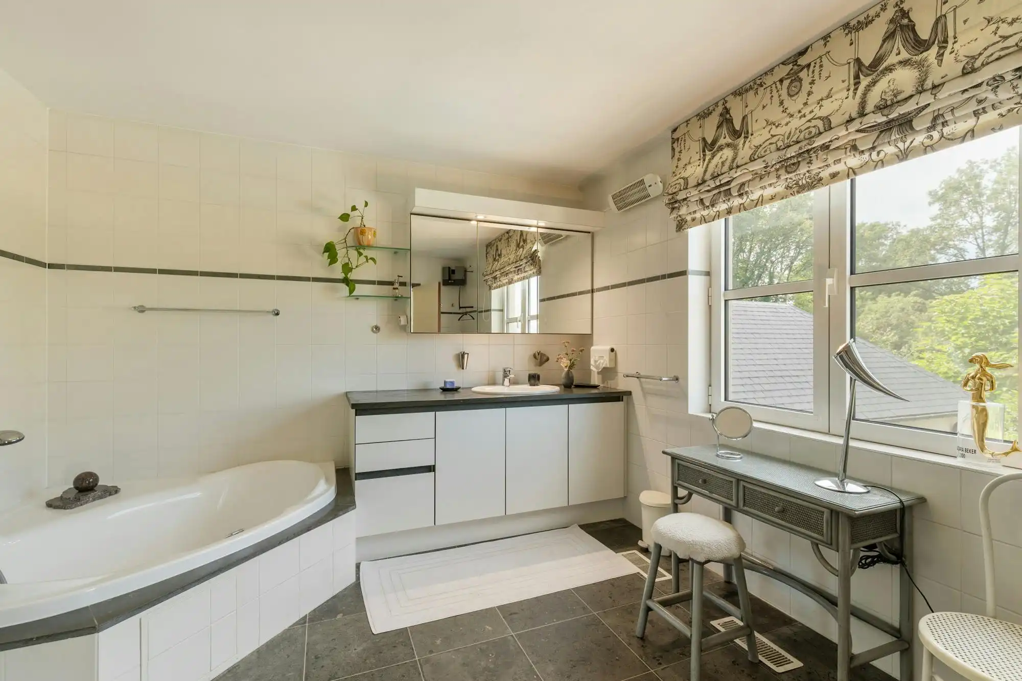 Exclusieve villa met praktijkruimte op toplocatie in Genk foto 16