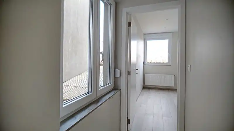 Mooi afgewerkt één-slaapkamer-appartement foto 10