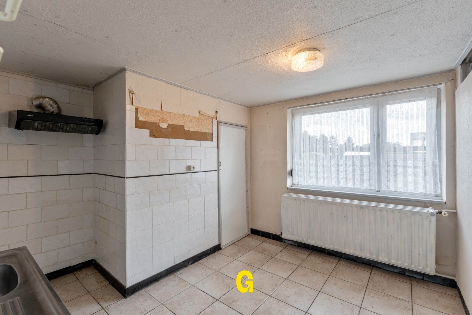 Te renoveren vrijstaande bungalow woning met tuin op een perceel van 8a 55ca foto 19