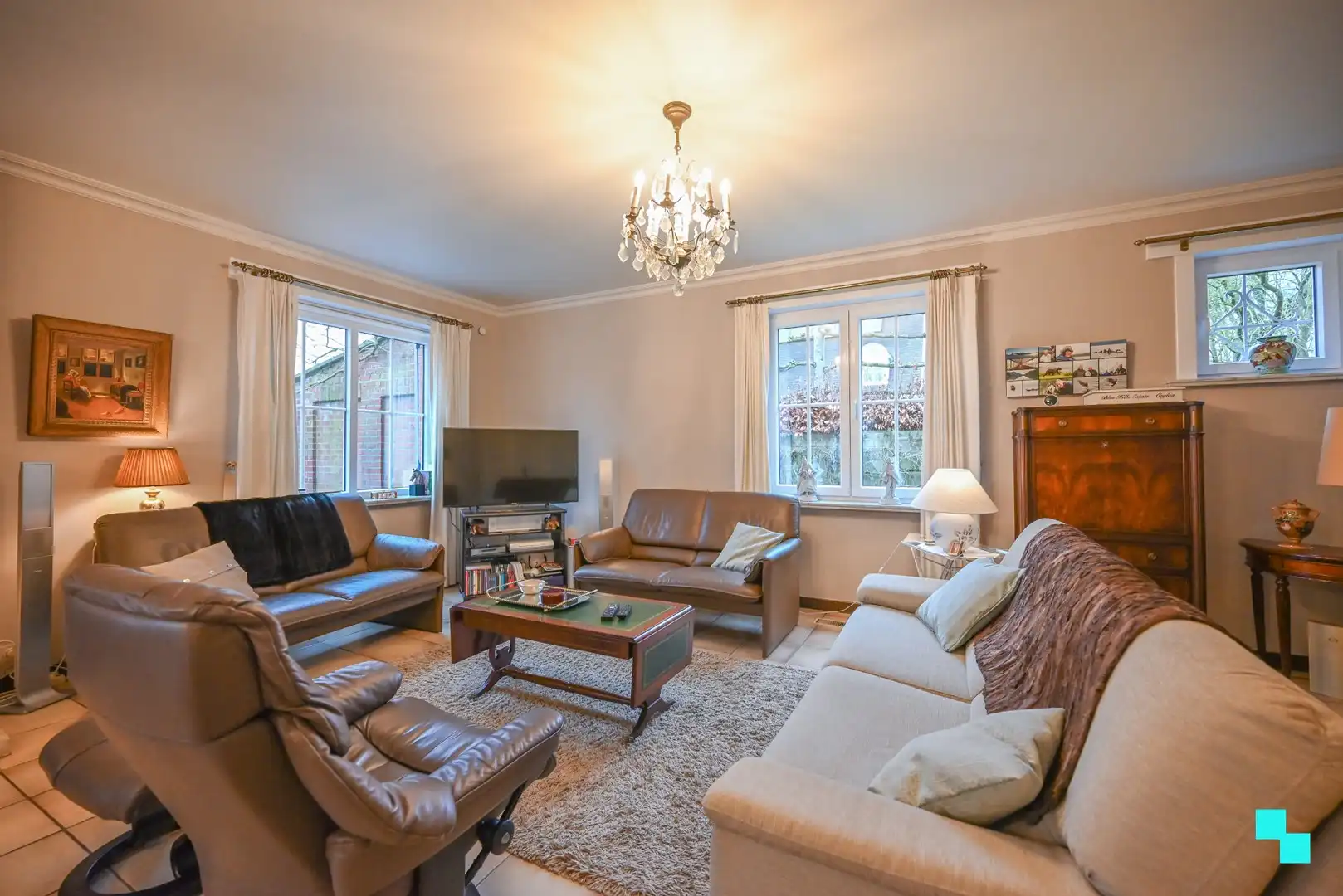 Verrassend ruime woning op een toplocatie in Marke foto 9