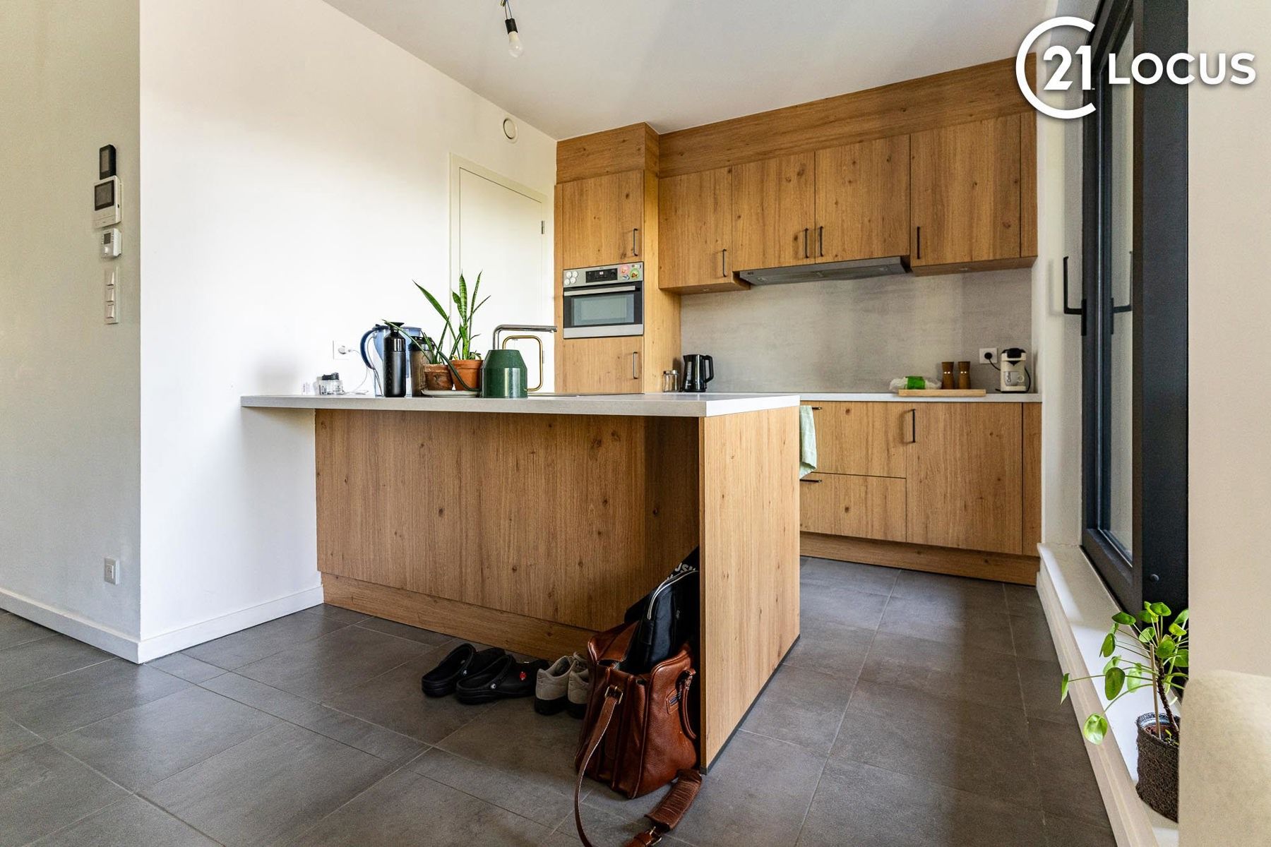 Comfortabel 2-slpk app. met terras & parking in Melsele foto 6