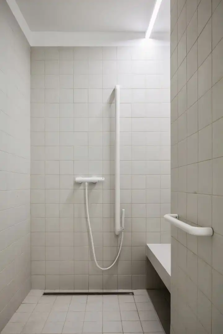 Uniek rolstoelvriendelijk en gemeubeld gelijkvloers appartement met terras dankzij hoogstaande architectuur  foto 10
