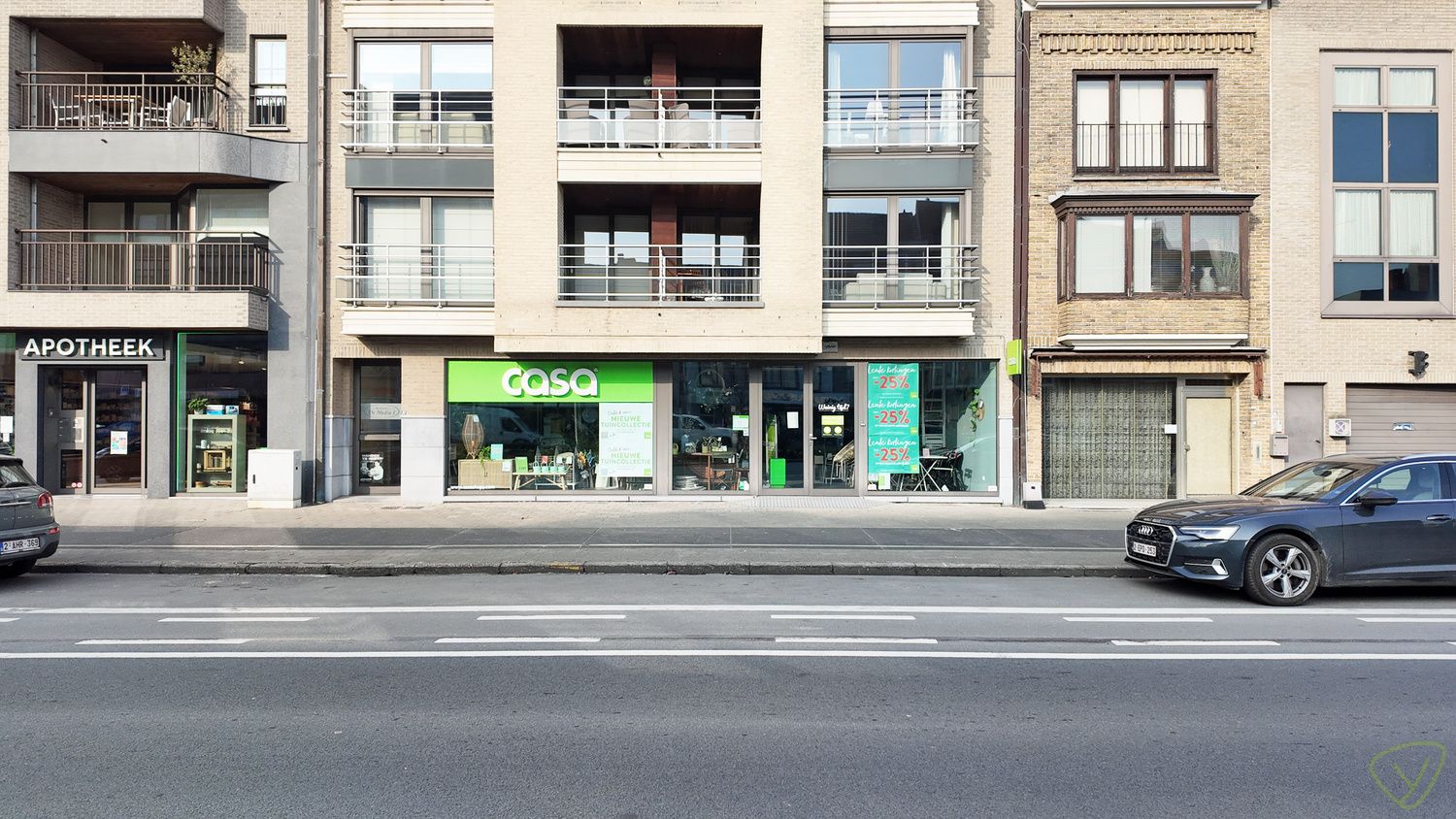 Exclusieve handelsruimte te huur op één van de commercieel gunstigste locaties te Eeklo! foto 11