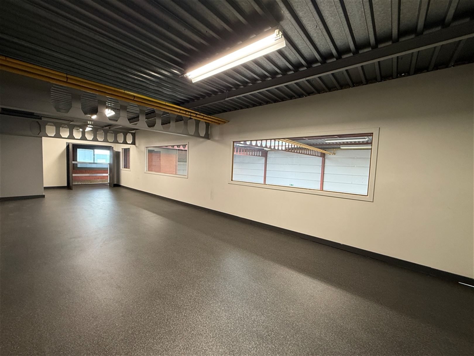 Instaplaar Magazijn met ingebouw kantoor te Lummen foto 6