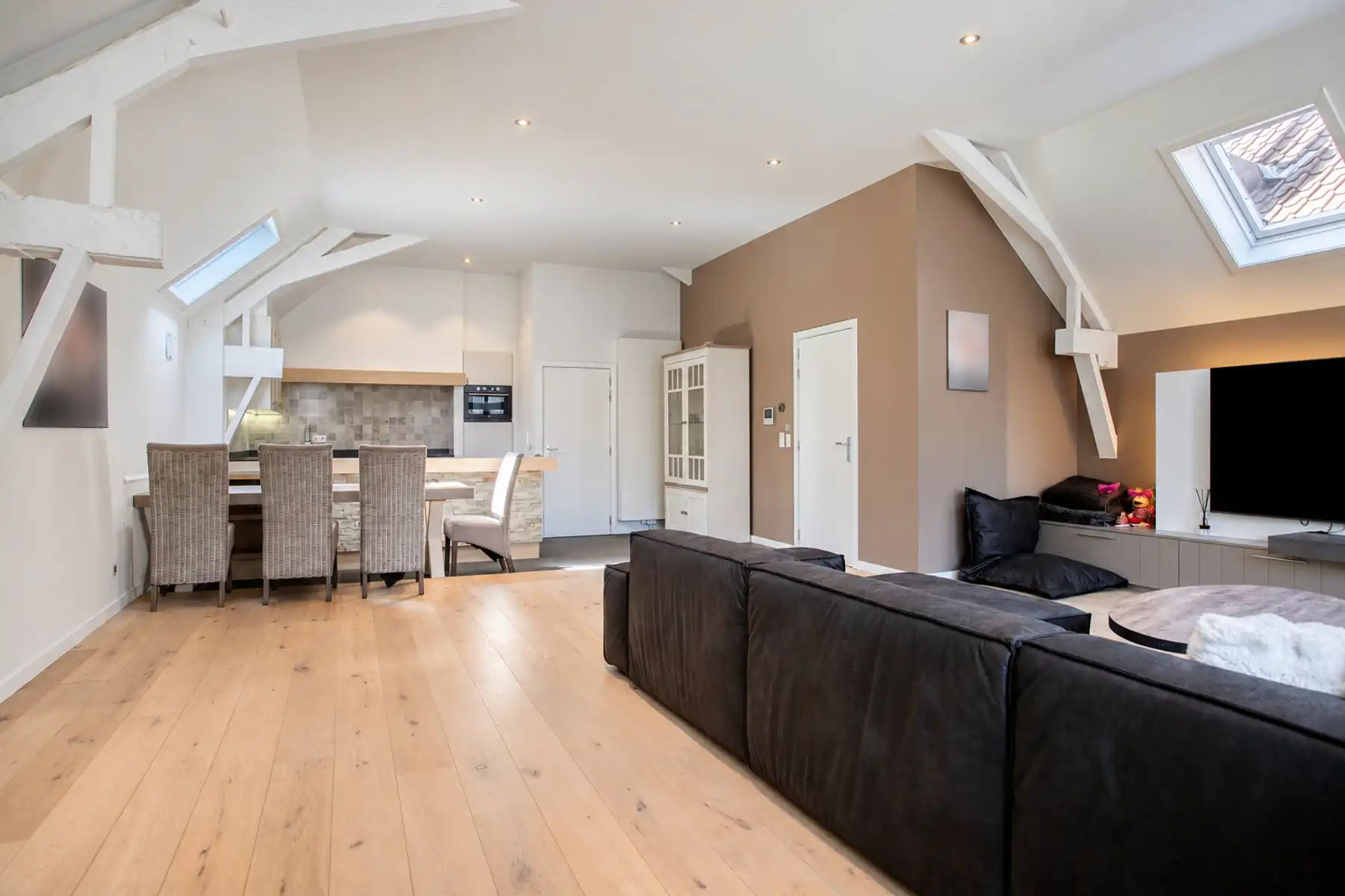 Royaal appartement op centrale locatie foto 4