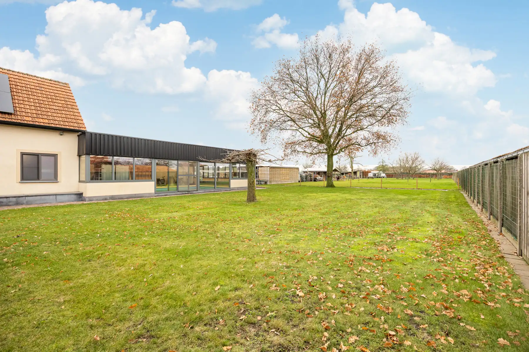 Landelijk gelegen woning met 4 slaapkamers, polyvalente werkruimte en binnenzwembad.  foto 26