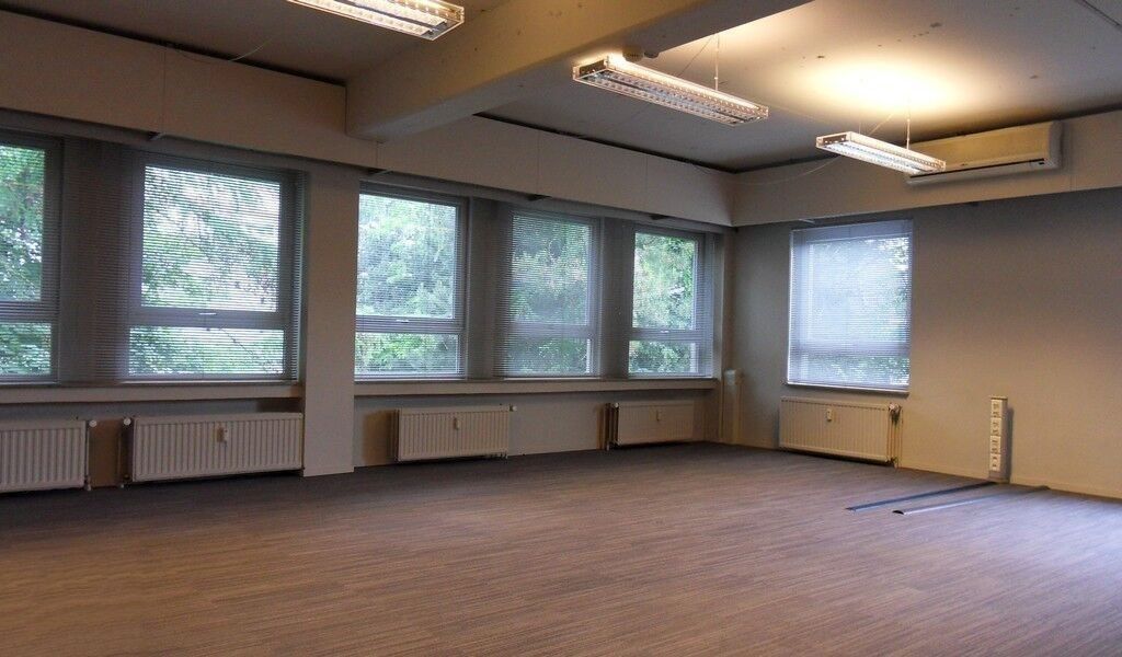 Instapklaar kantoor te huur op wandelafstand van Sint-Pietersstation Gent foto 5