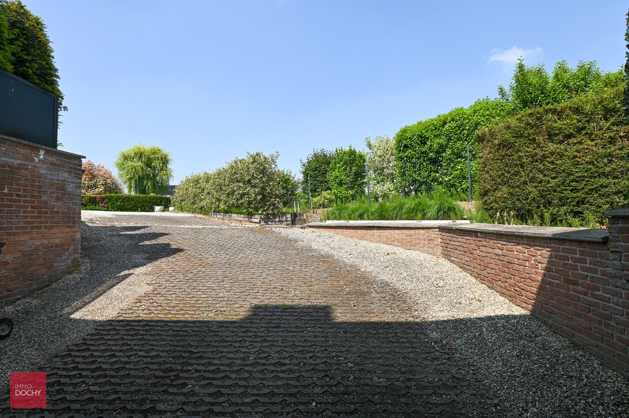 Zeer goed onderhouden villa op 2.241m² foto 7