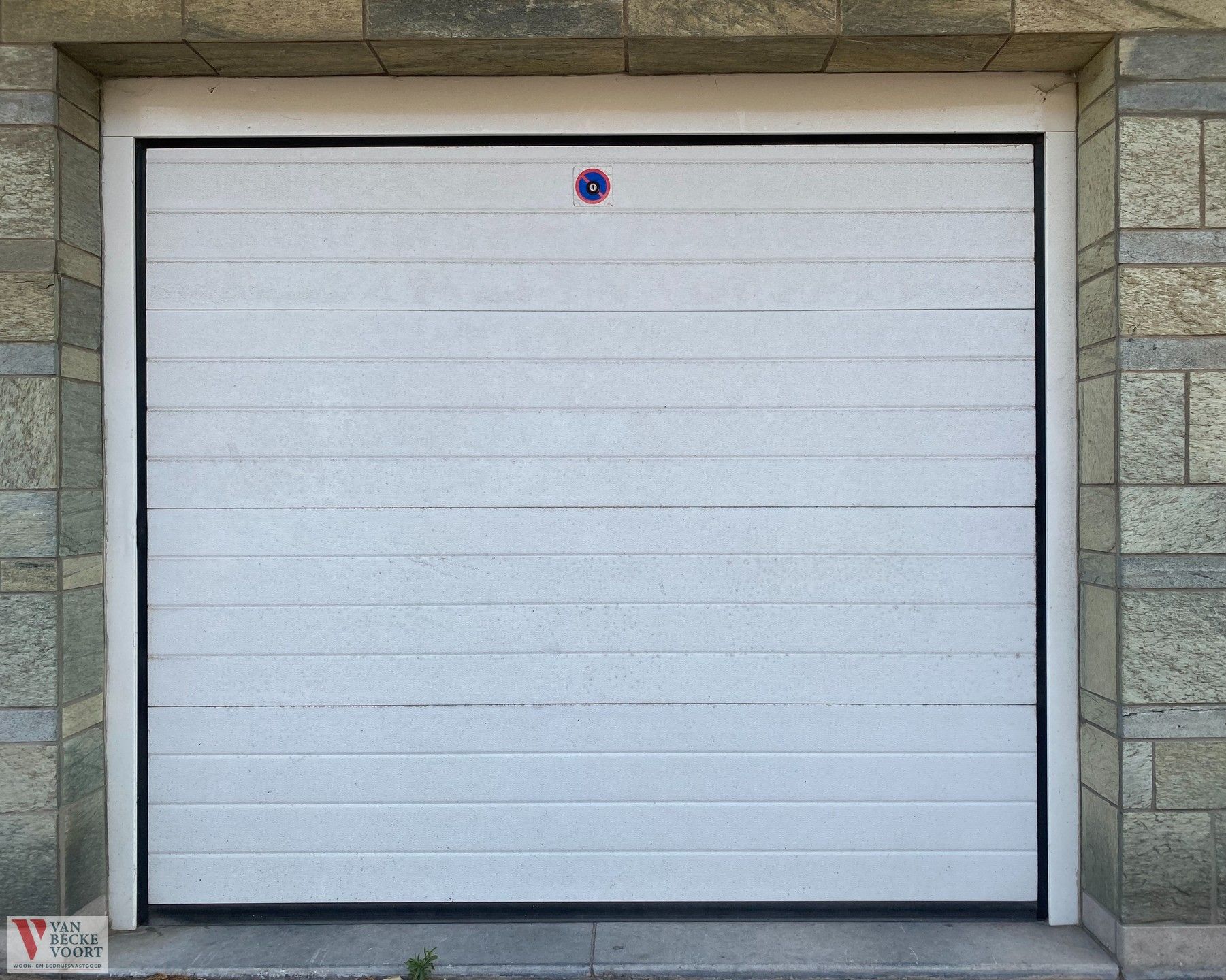 Garagebox 15m² Opex foto {{pictureIndex}}