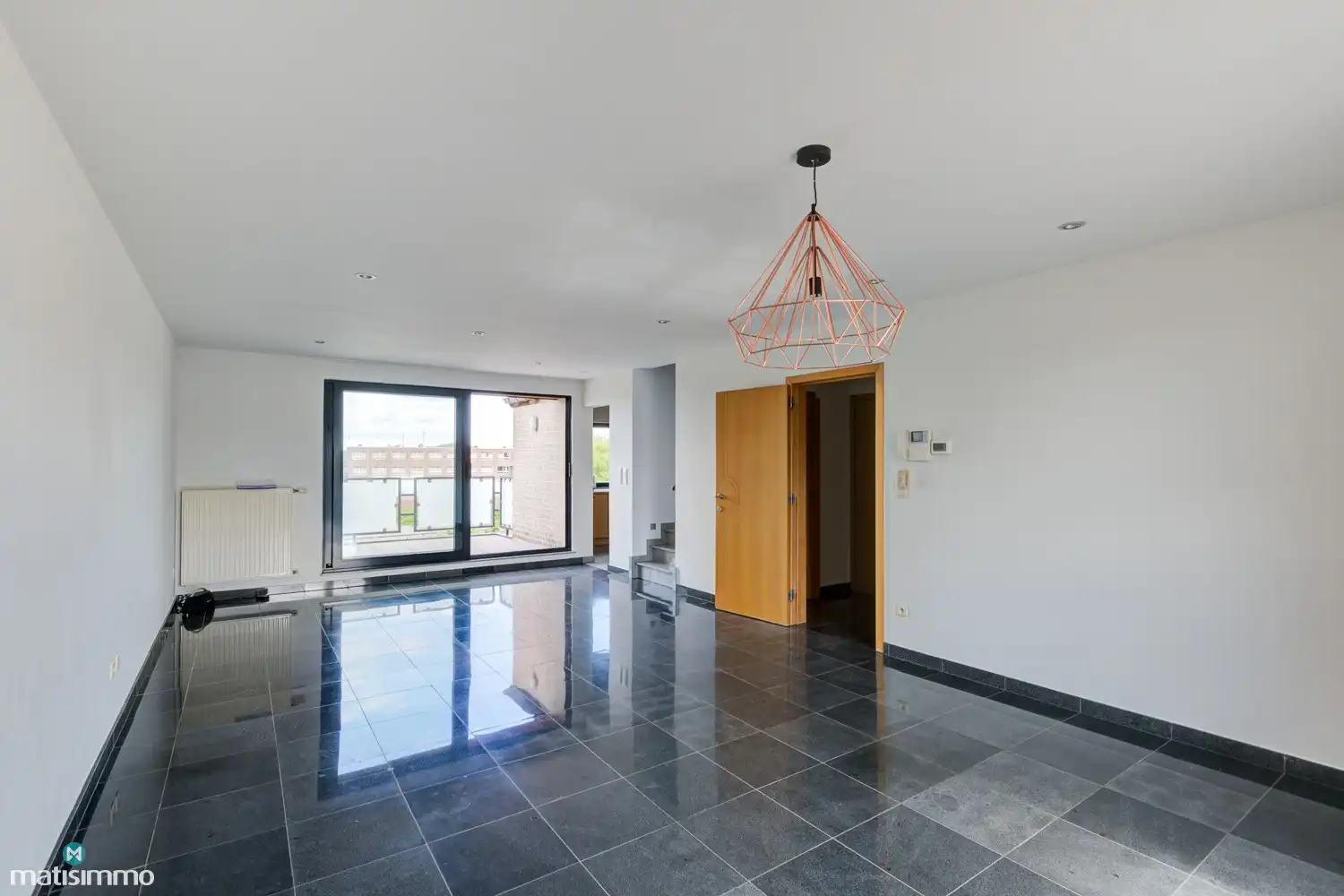 DUPLEXAPPARTEMENT MET 2 SLAAPKAMERS, 2 TERRASSEN EN GARAGEBOX AAN HET CENTRUM VAN BILZEN foto 3
