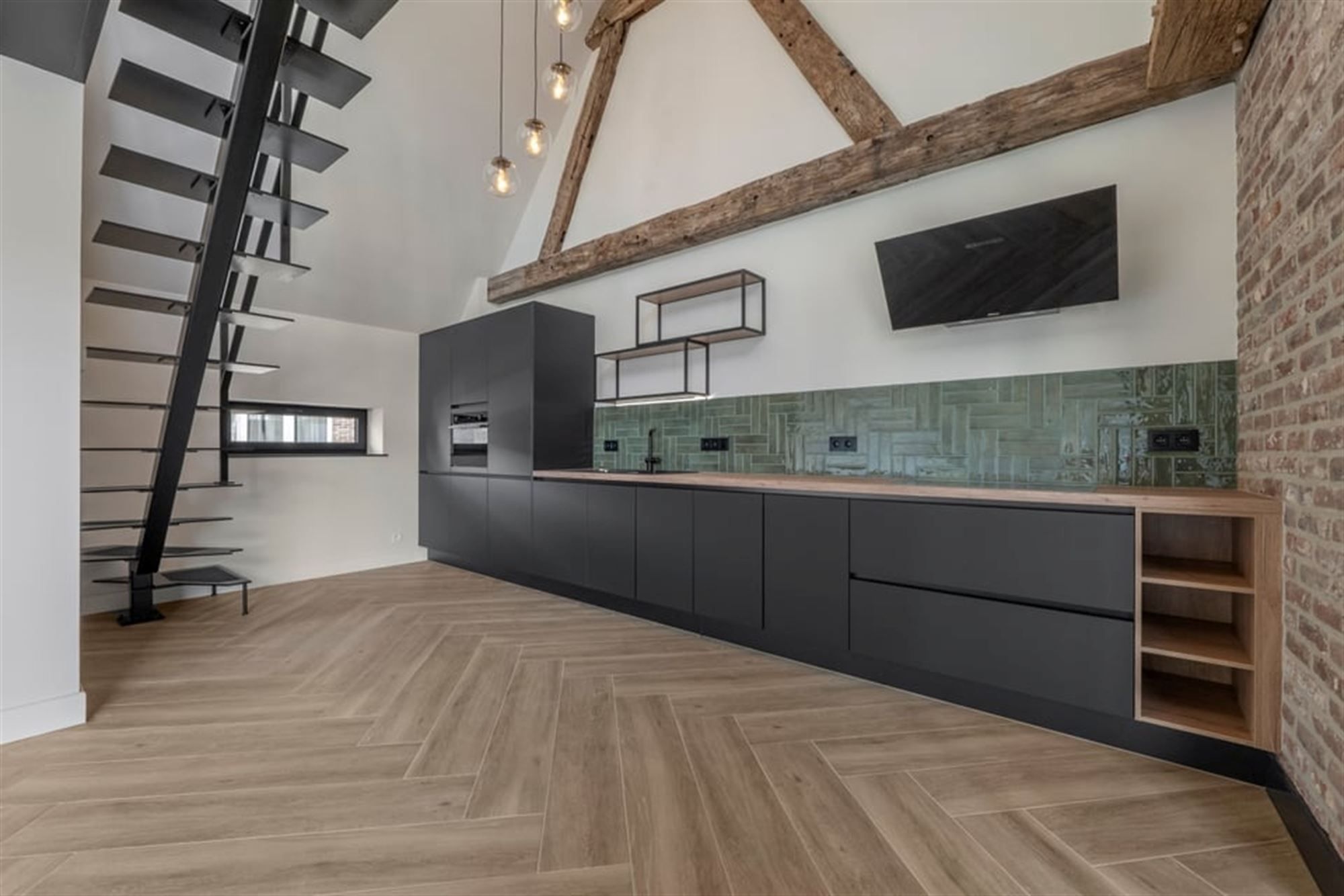 PRACHTIG GERENOVEERD APPARTEMENT MET 2 TERRASSEN TE HUUR MIDDENIN HET CENTRUM VAN SINT-TRUIDEN  foto 4