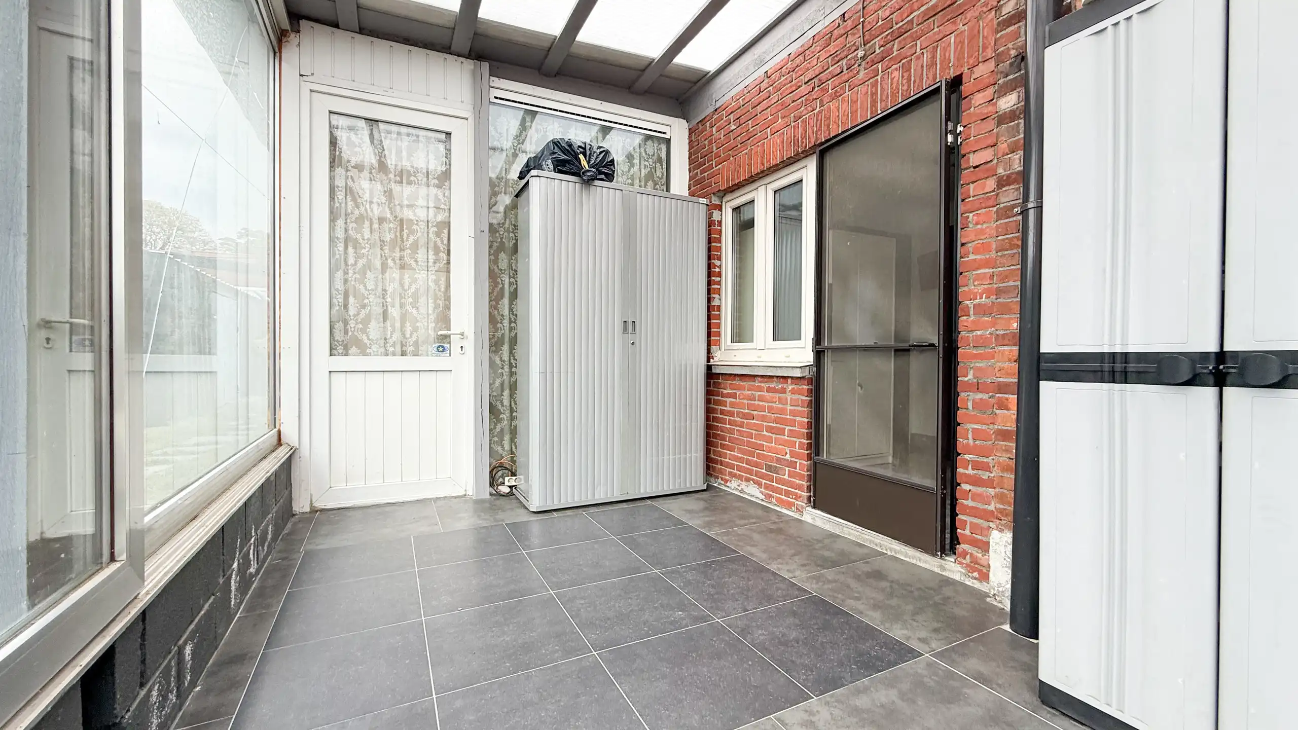 Instapklare vernieuwde woning van 170m² met 3slpks! foto 12