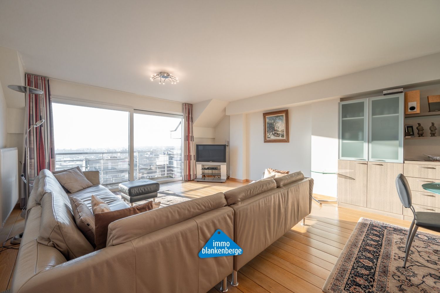 Modern duplexappartement met adembenemende zichten nabij de Zeedijk foto 2