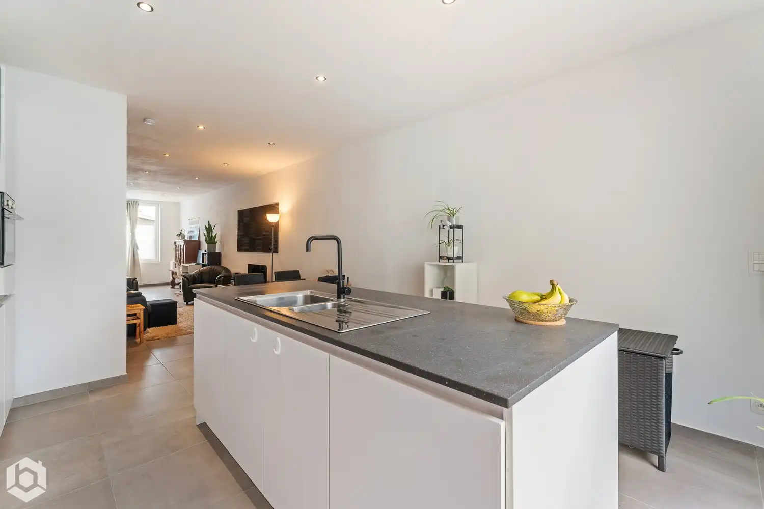 Recent gerenoveerde woning met 3 slpkrs en garagebox foto 3