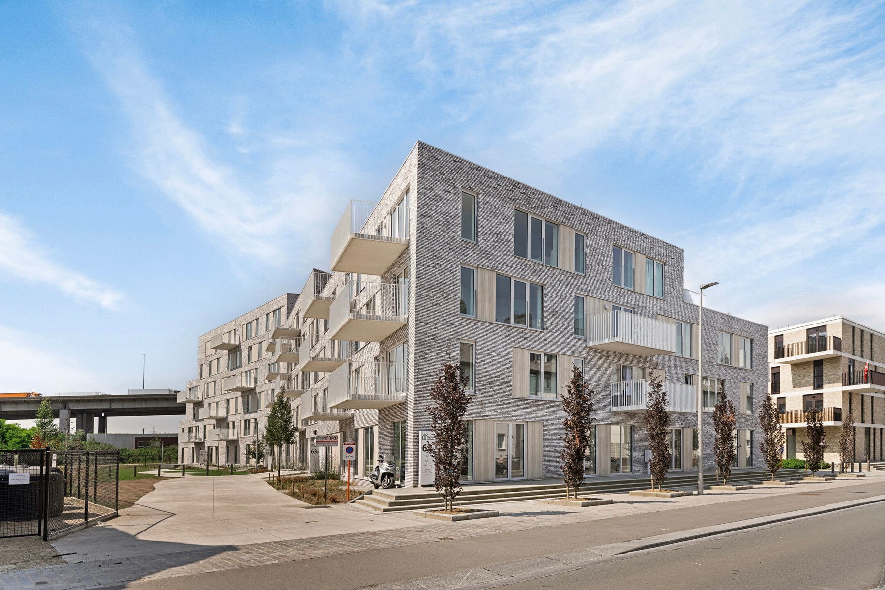 Ruim 3 slaapkamer nieuwbouw appartement met groot terras foto 1