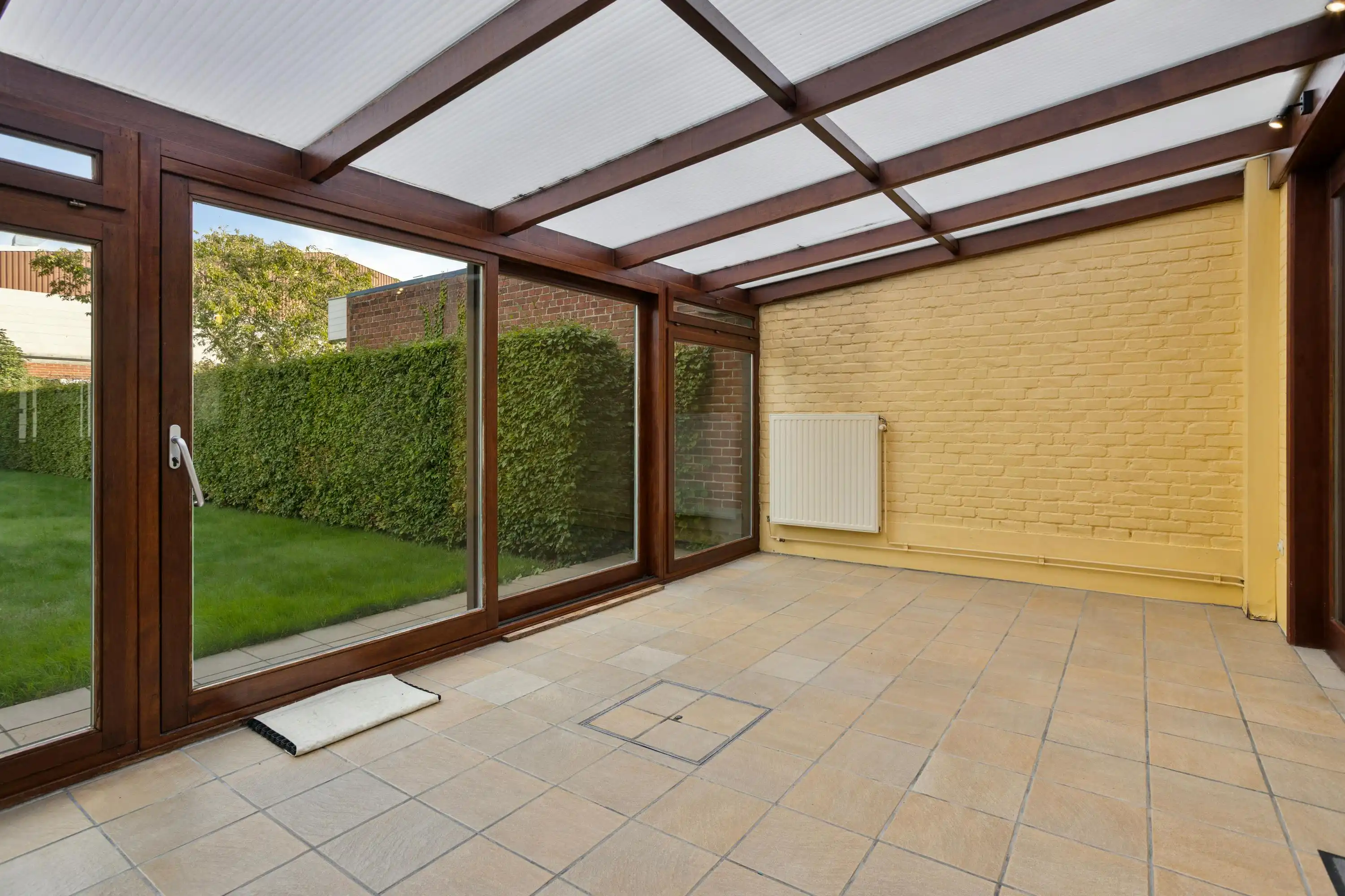 Instapklare halfopen woning met garage en tuin in Roeselare foto 12