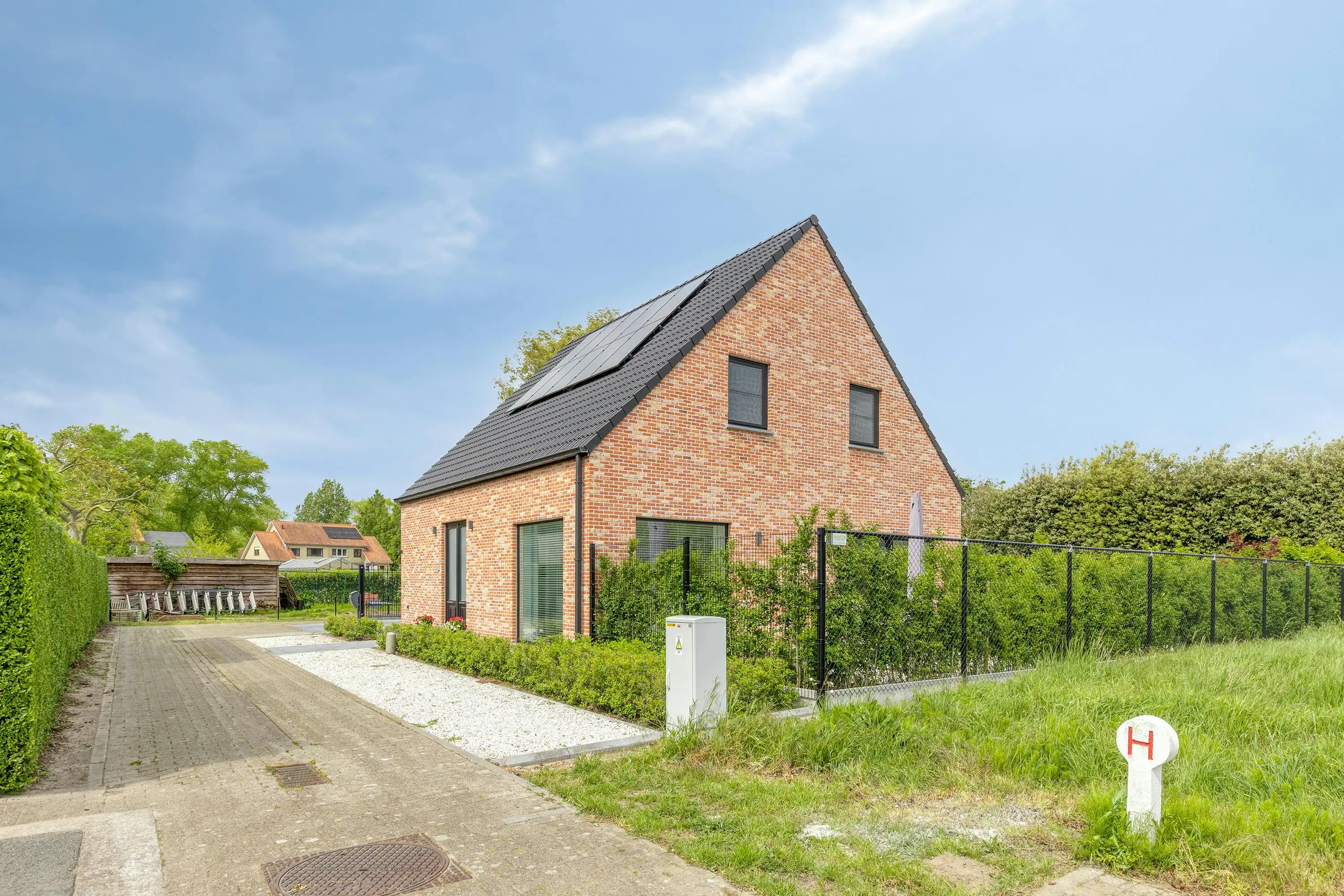 Perfect afgewerkte villa (2023) op rustige ligging foto 2