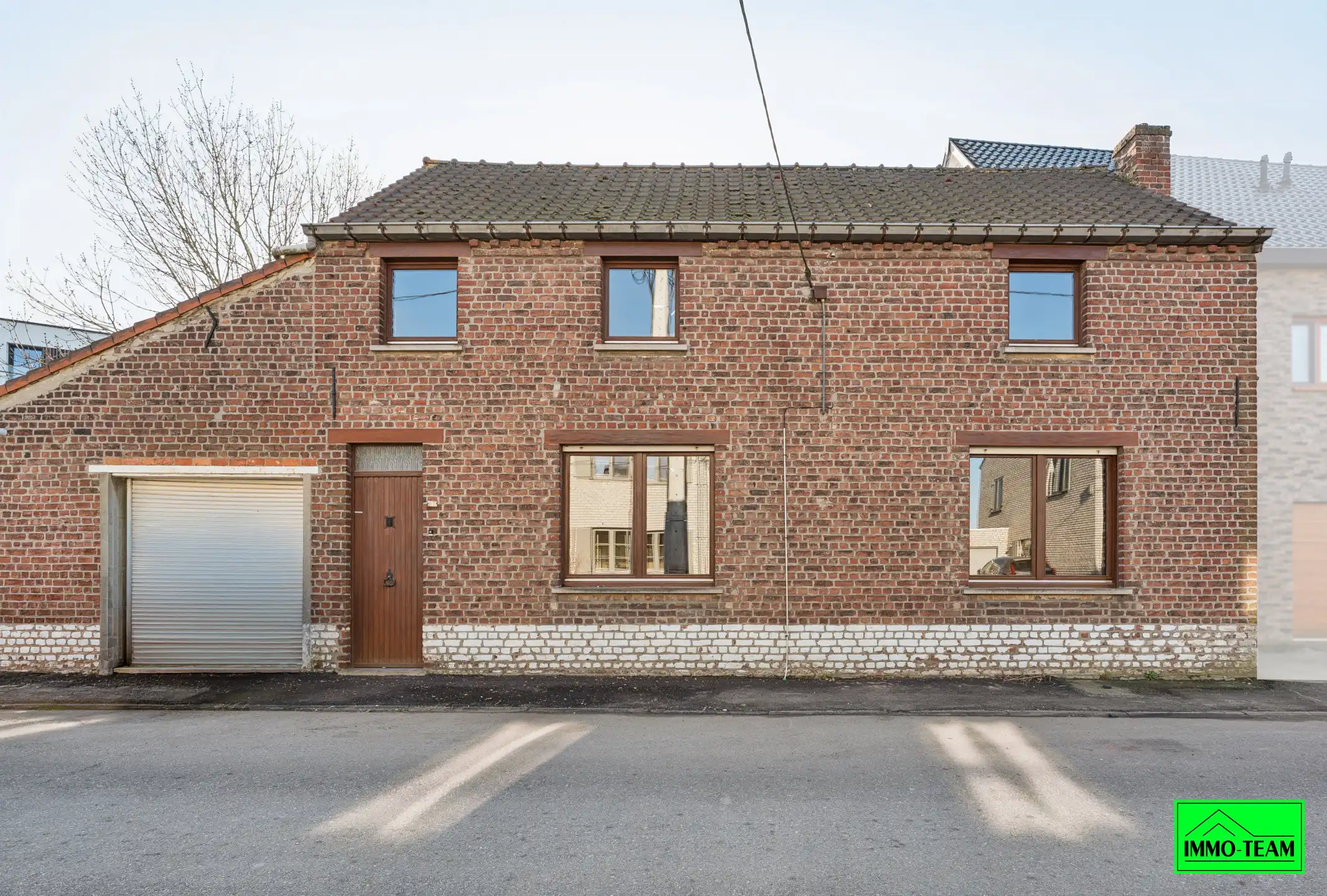 Hoofdfoto van de publicatie: Te renoveren woning in rustige straat in Asse