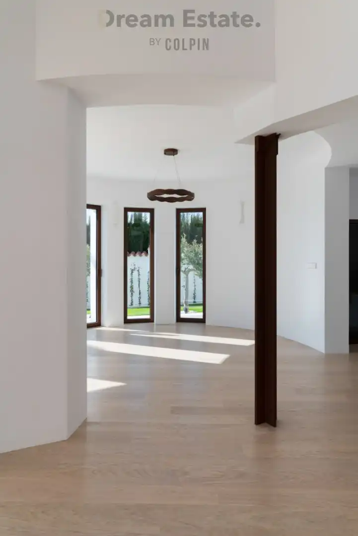 Eerste lijns villa foto 4